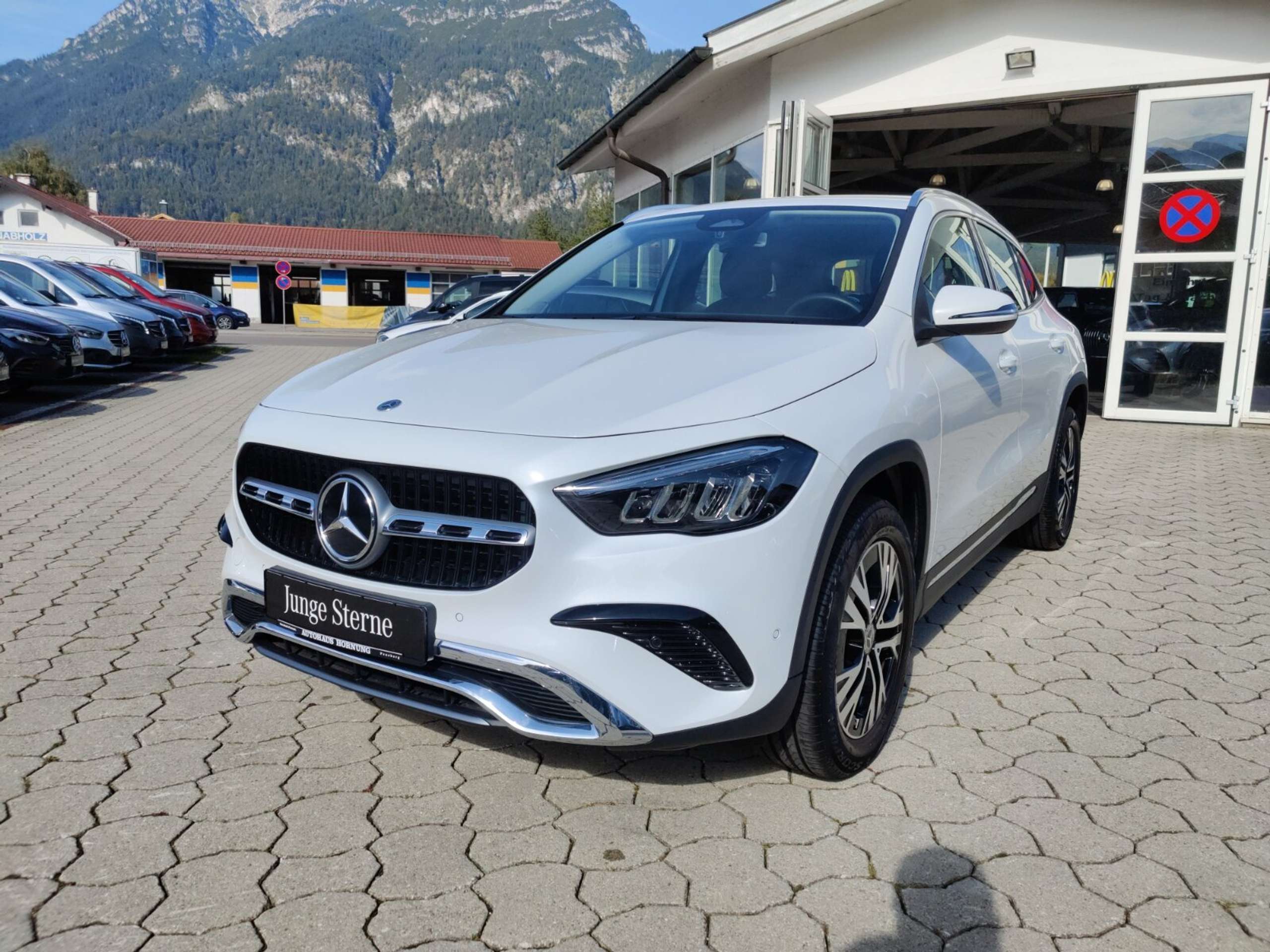 Mercedes-Benz - GLA 250