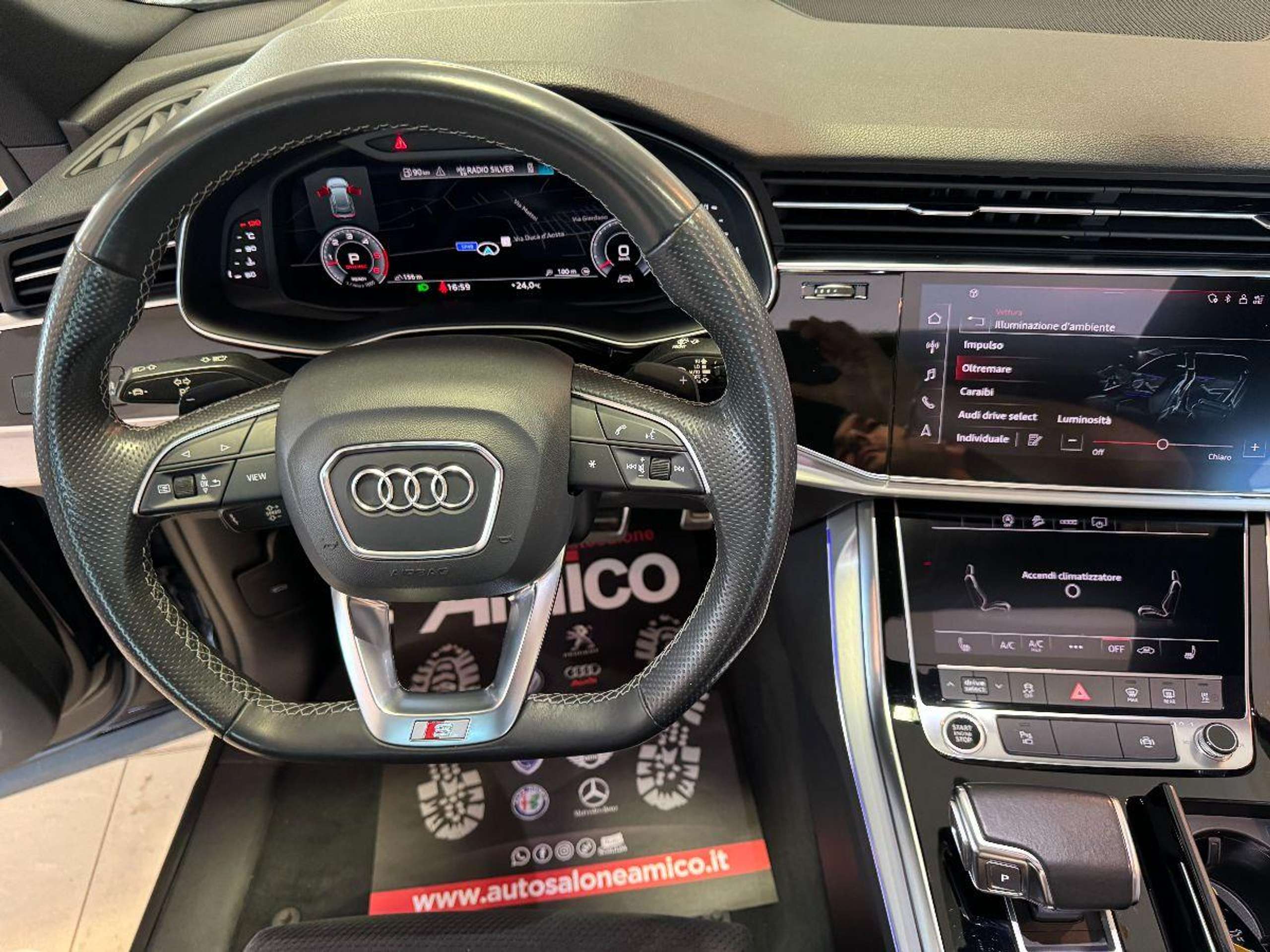 Audi - Q8