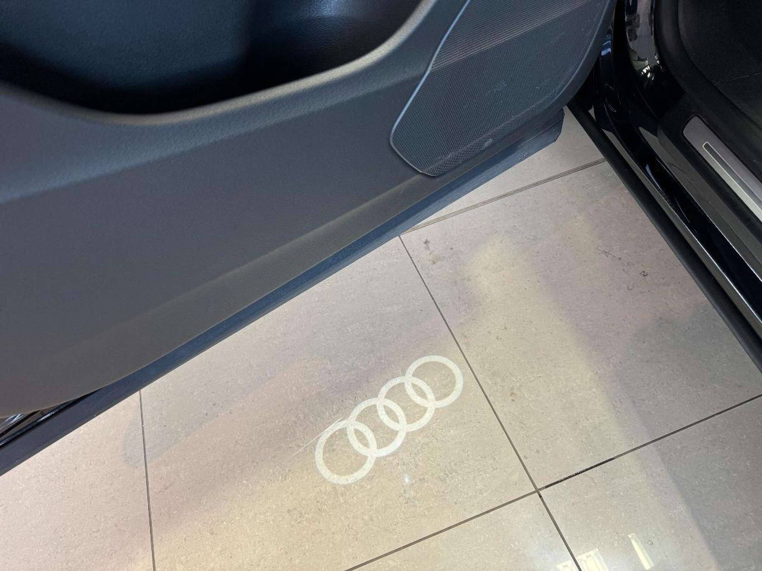 Audi - Q8