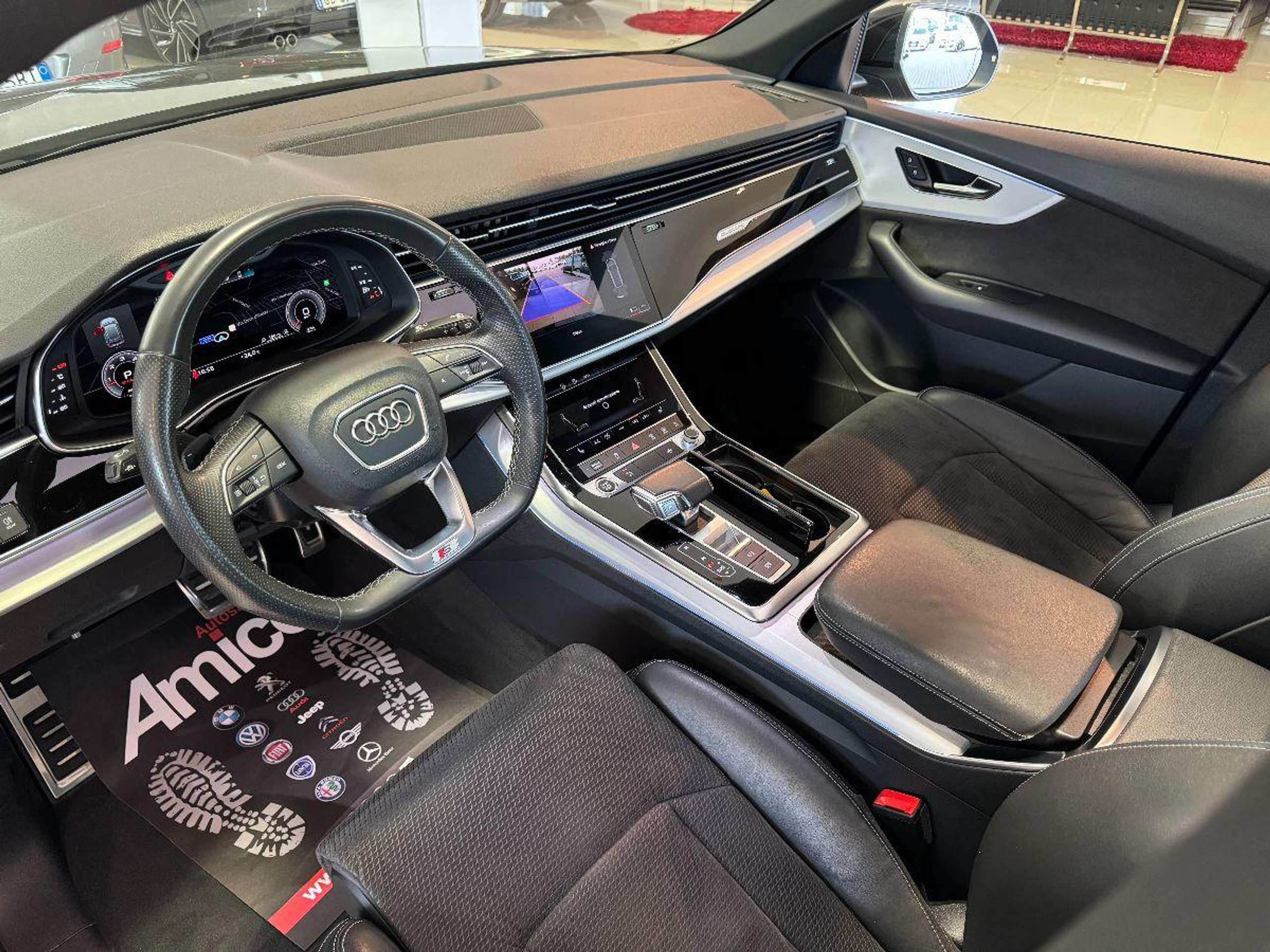 Audi - Q8