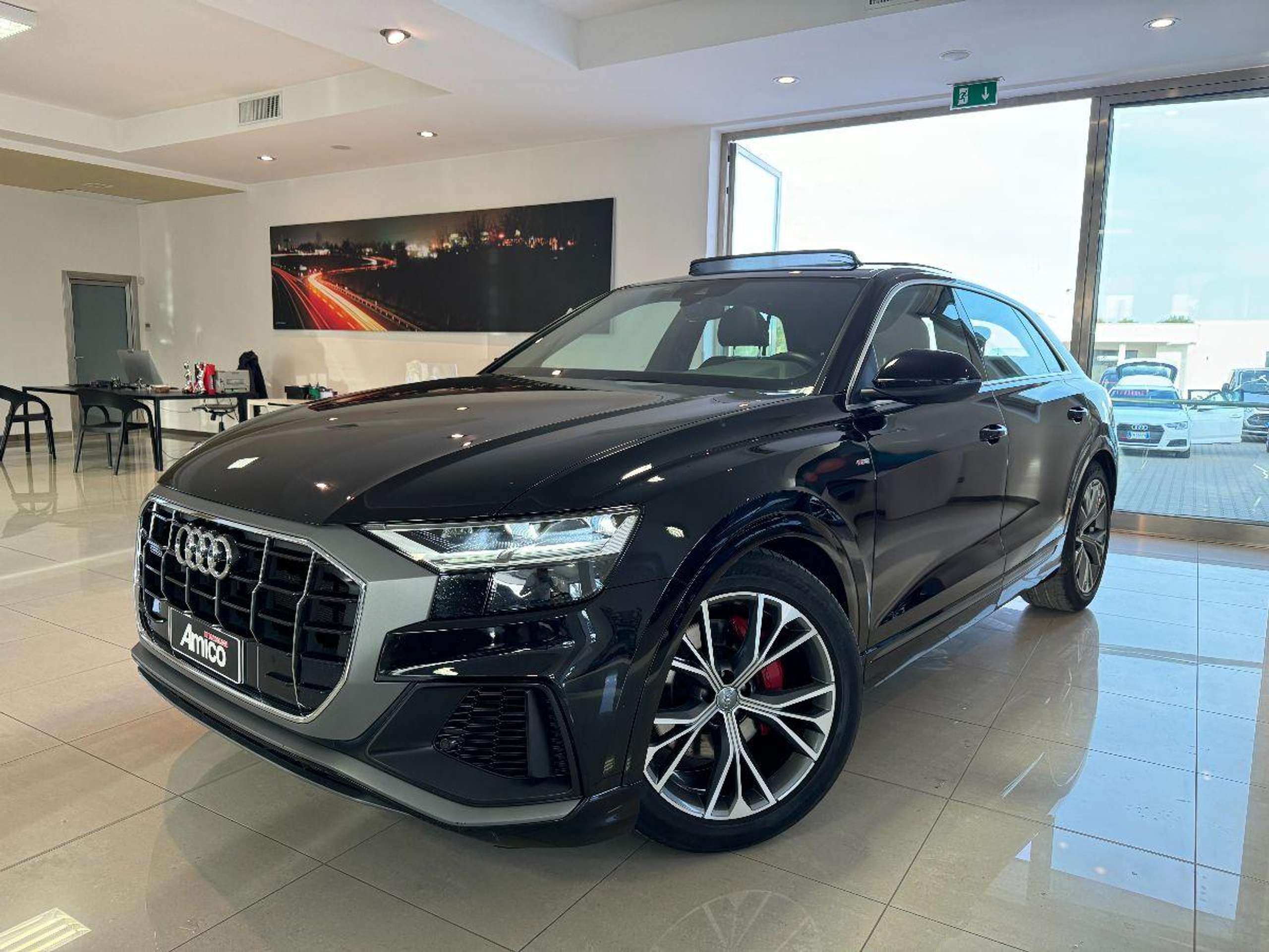 Audi - Q8