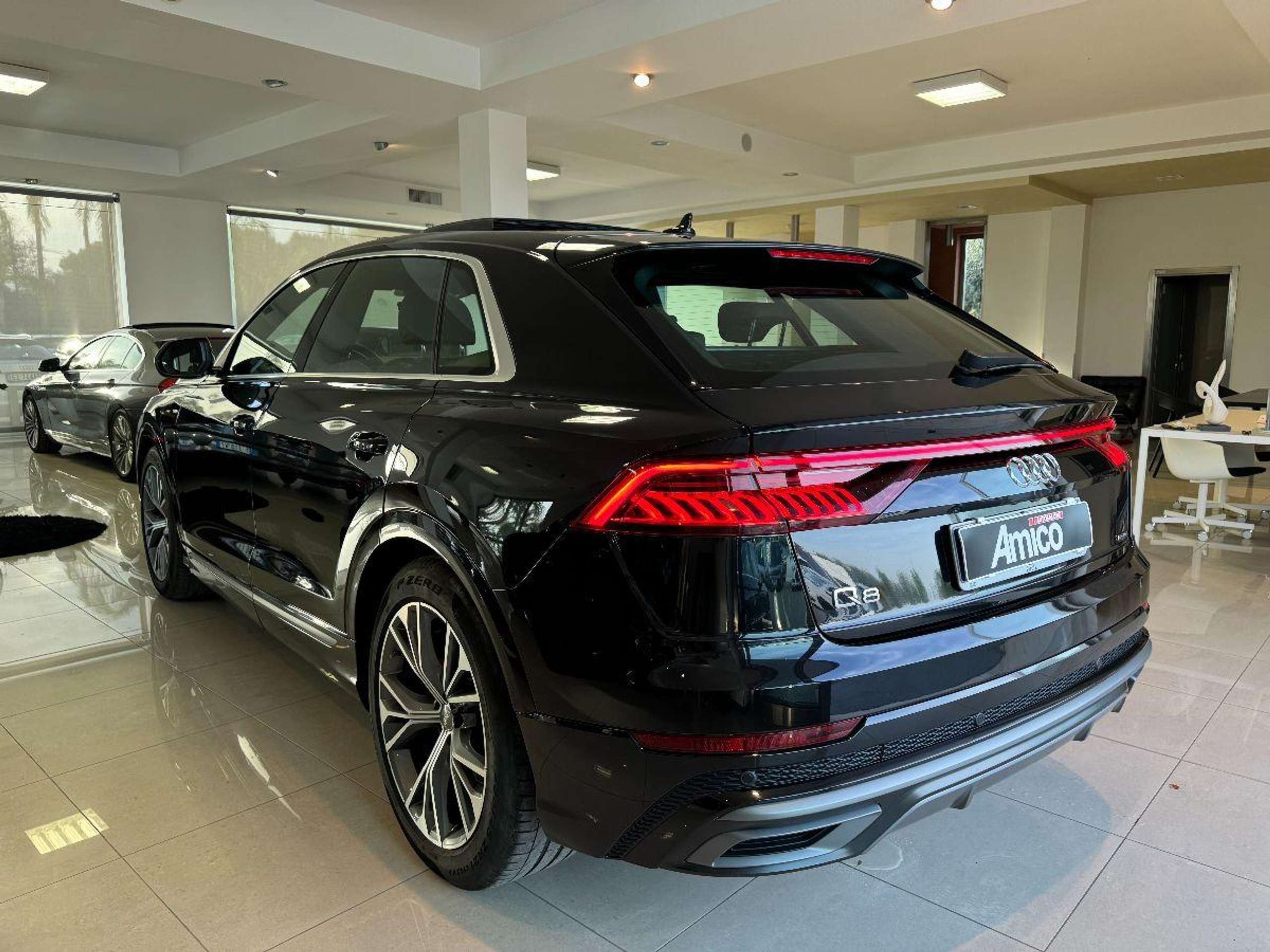 Audi - Q8