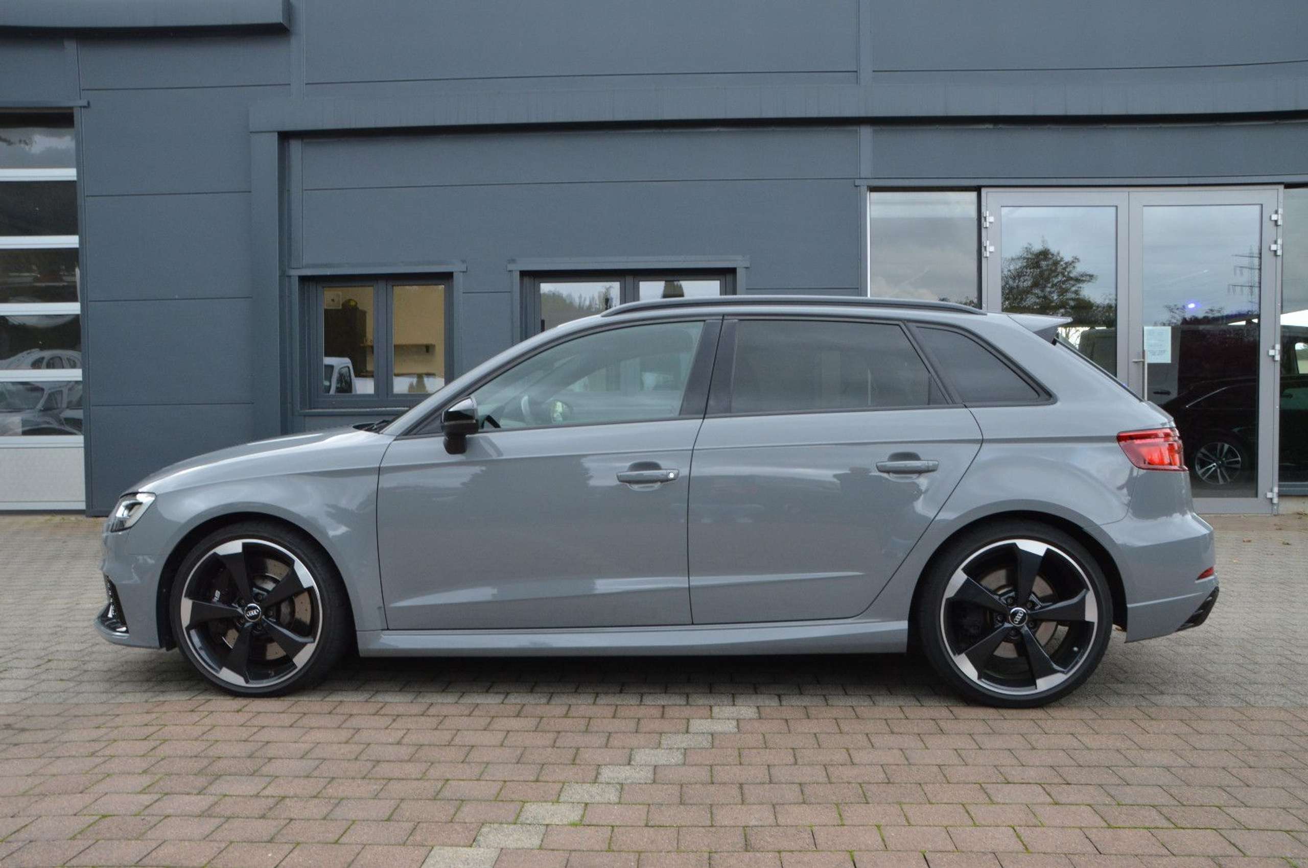 Audi - RS3