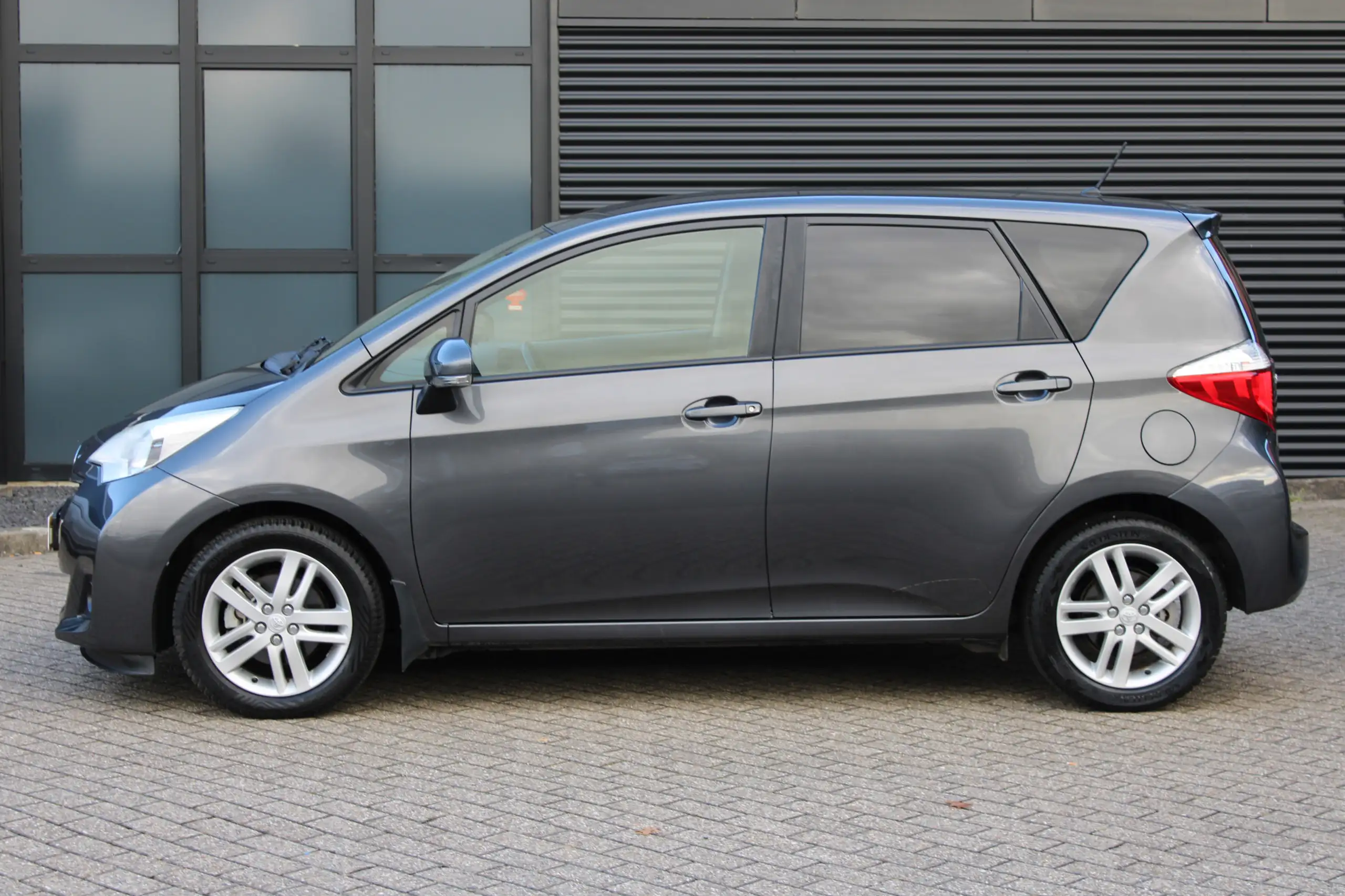 Toyota - Verso-S