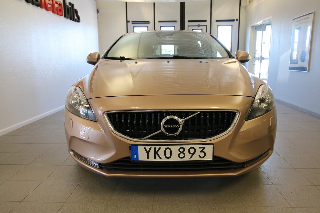 Volvo - V40