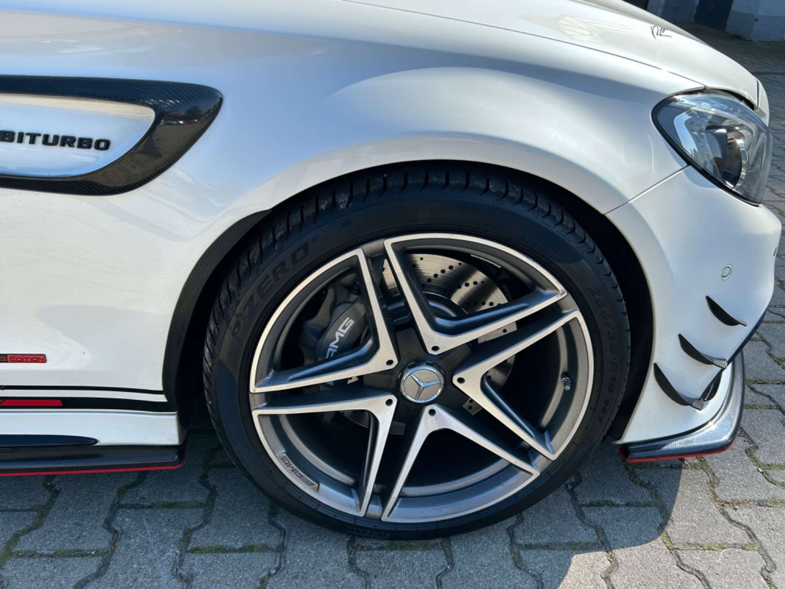 Mercedes-Benz - C 63 AMG