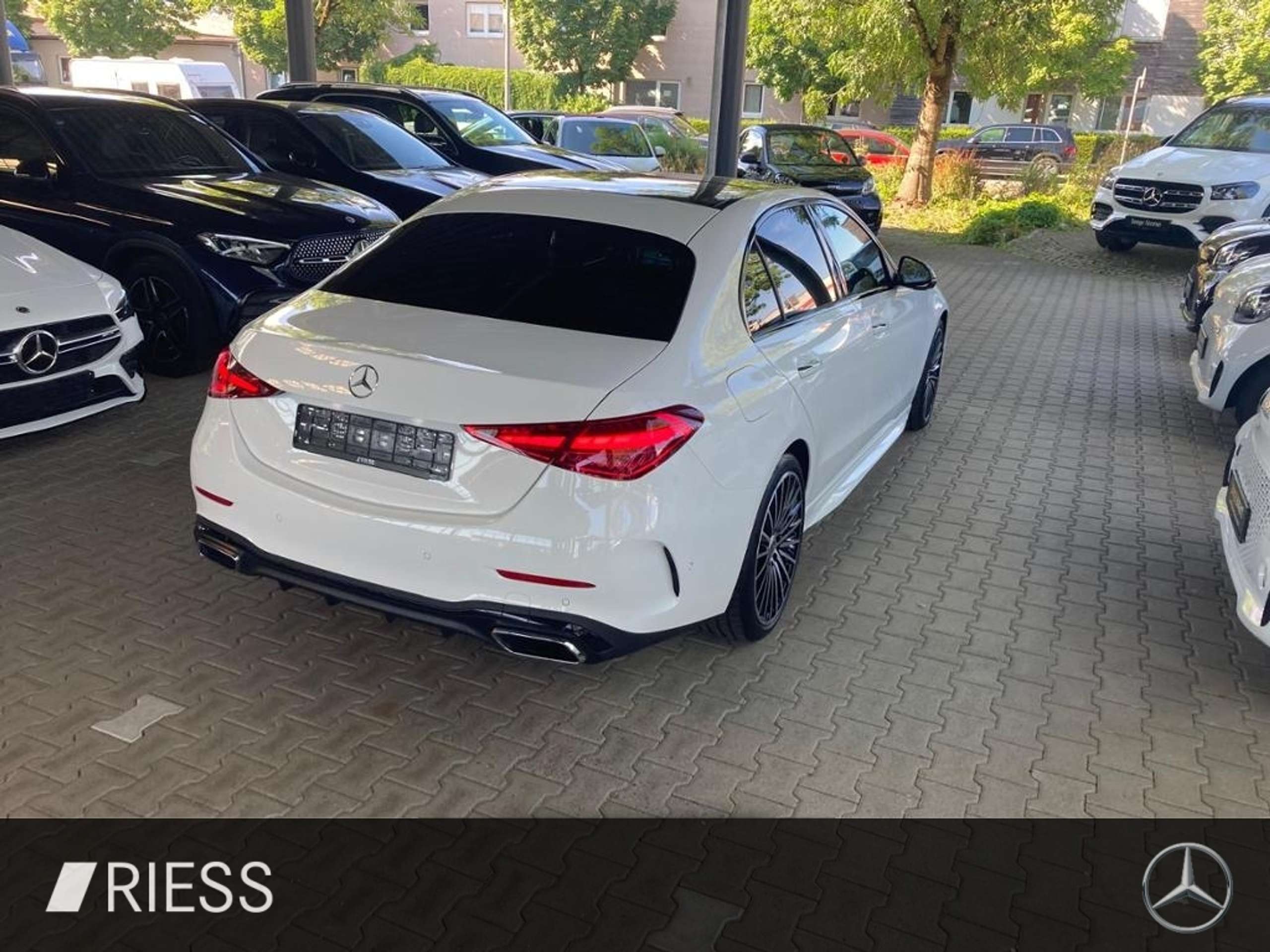 Mercedes-Benz - C 220