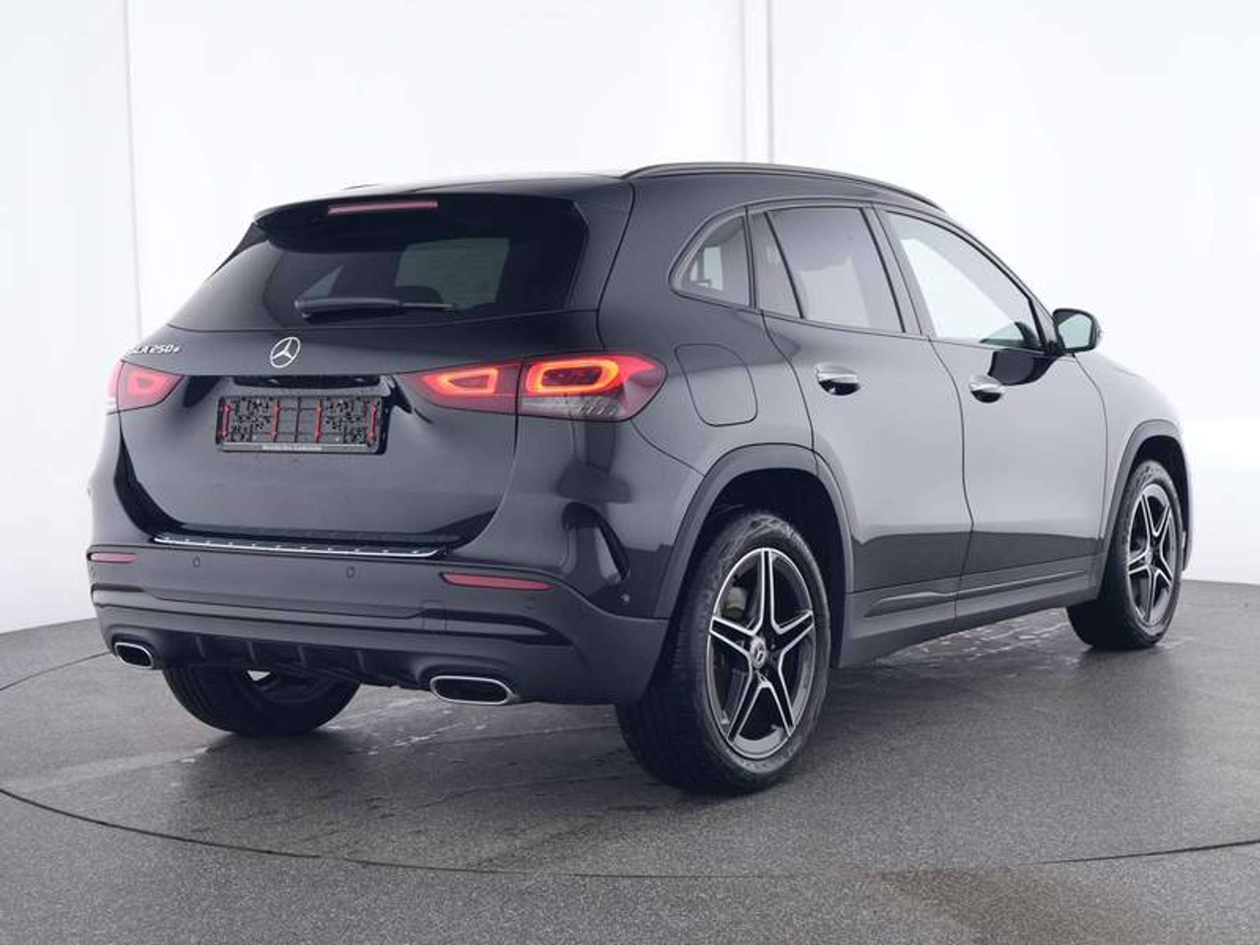 Mercedes-Benz - GLA 250