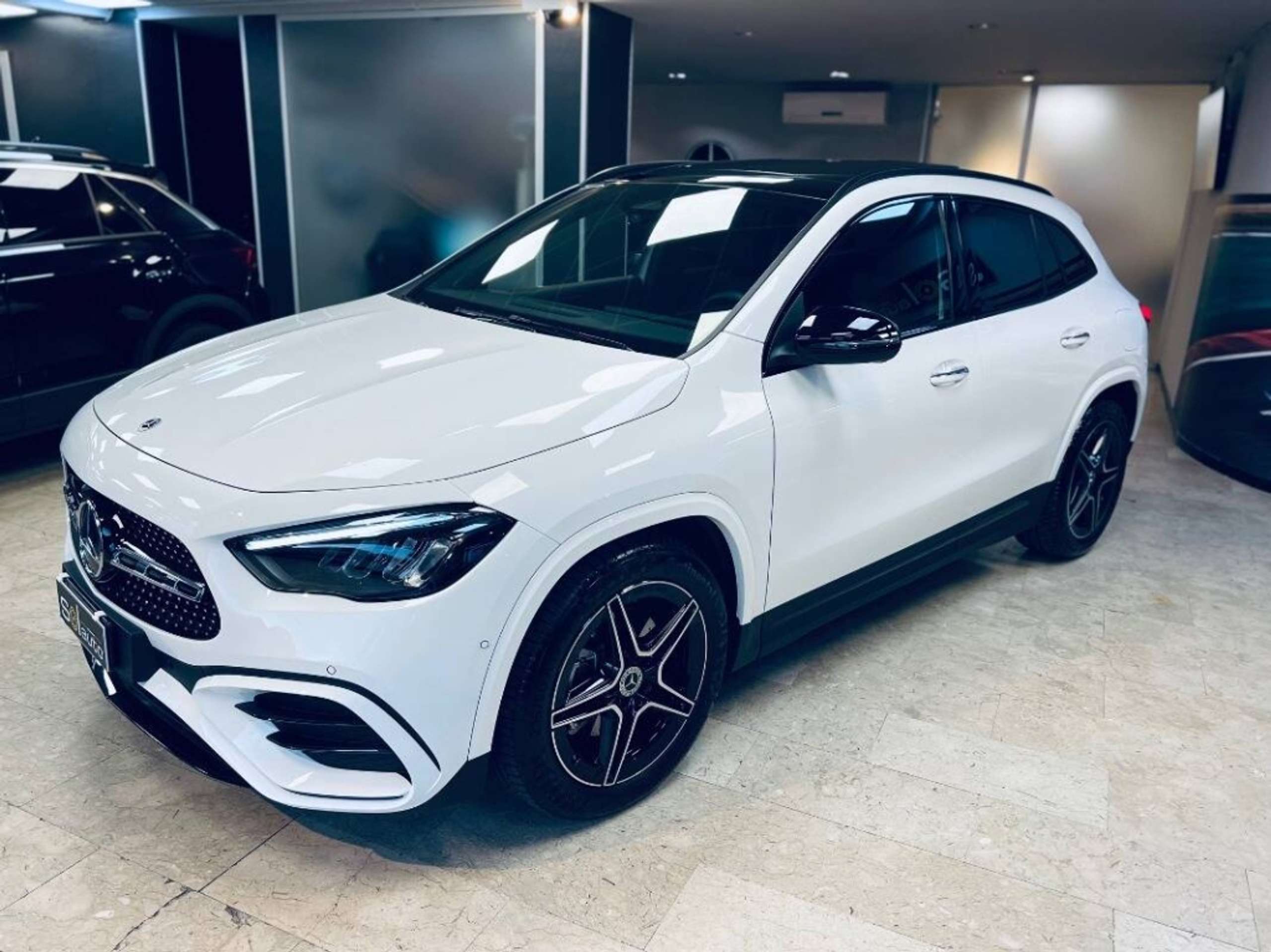 Mercedes-Benz - GLA 200