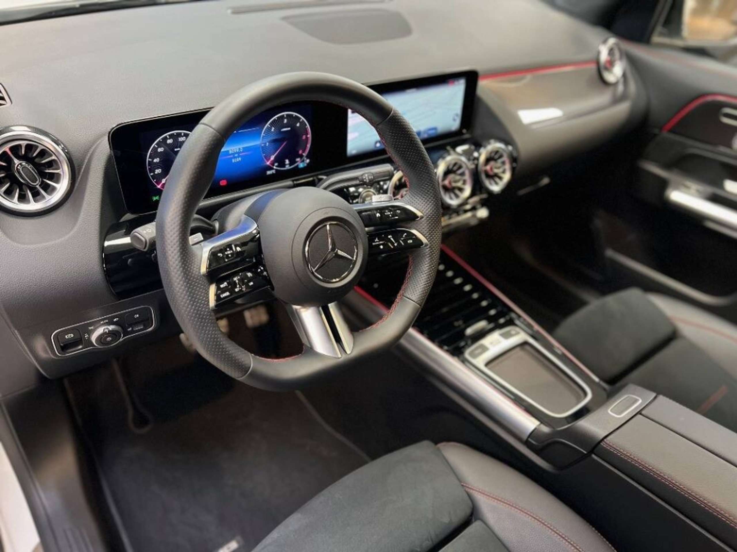 Mercedes-Benz - GLA 200