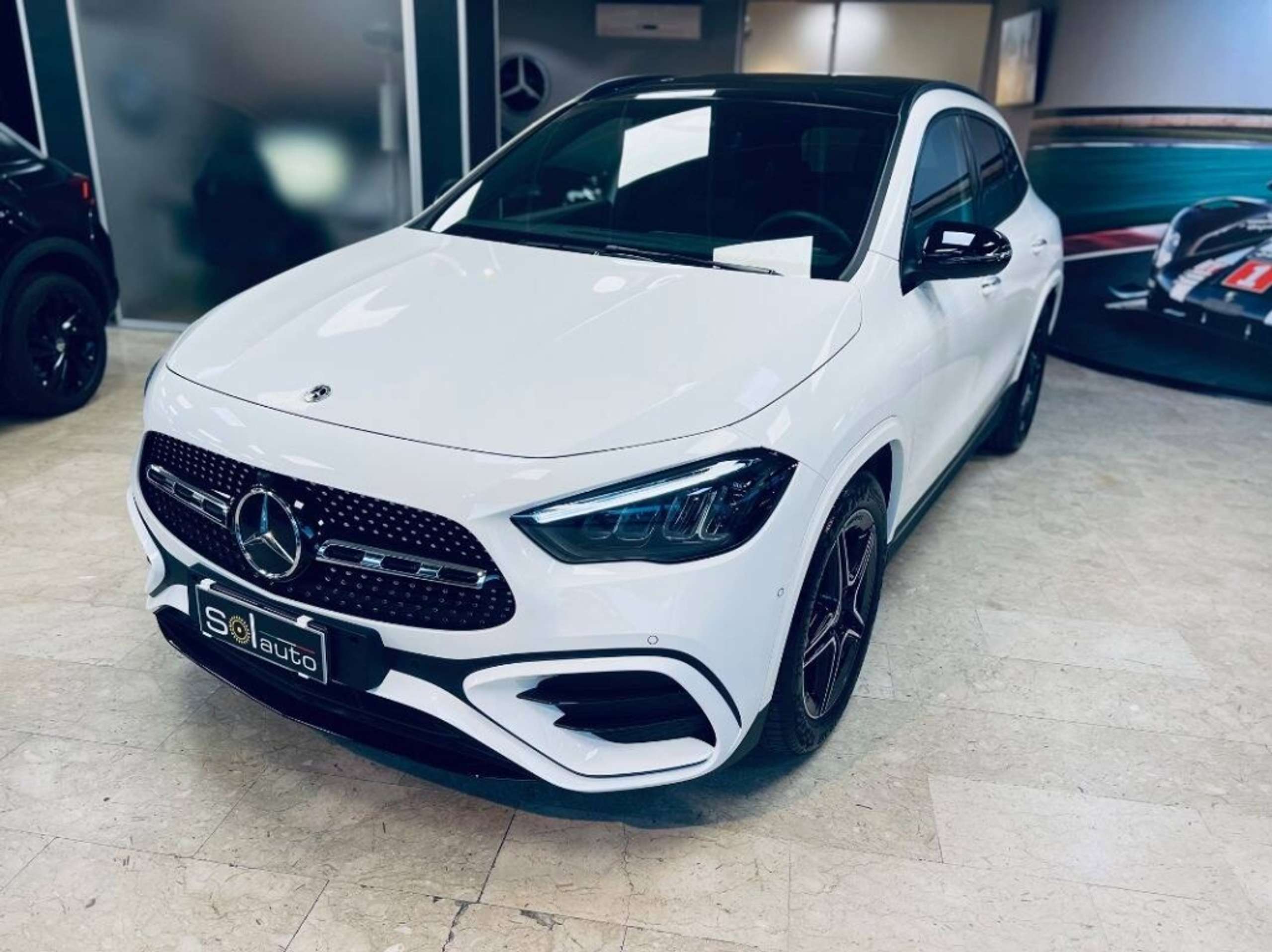 Mercedes-Benz - GLA 200