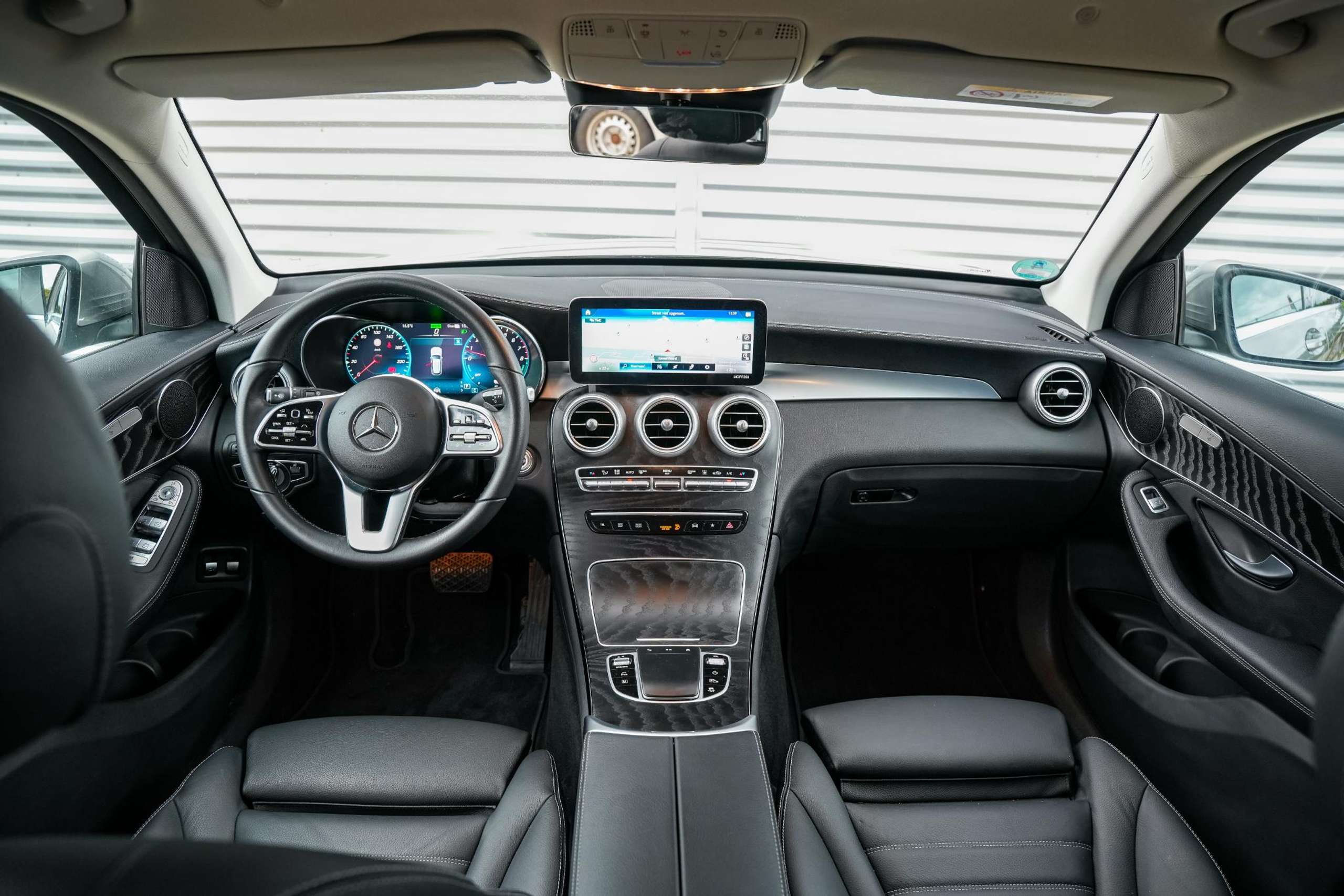 Mercedes-Benz - GLC 300