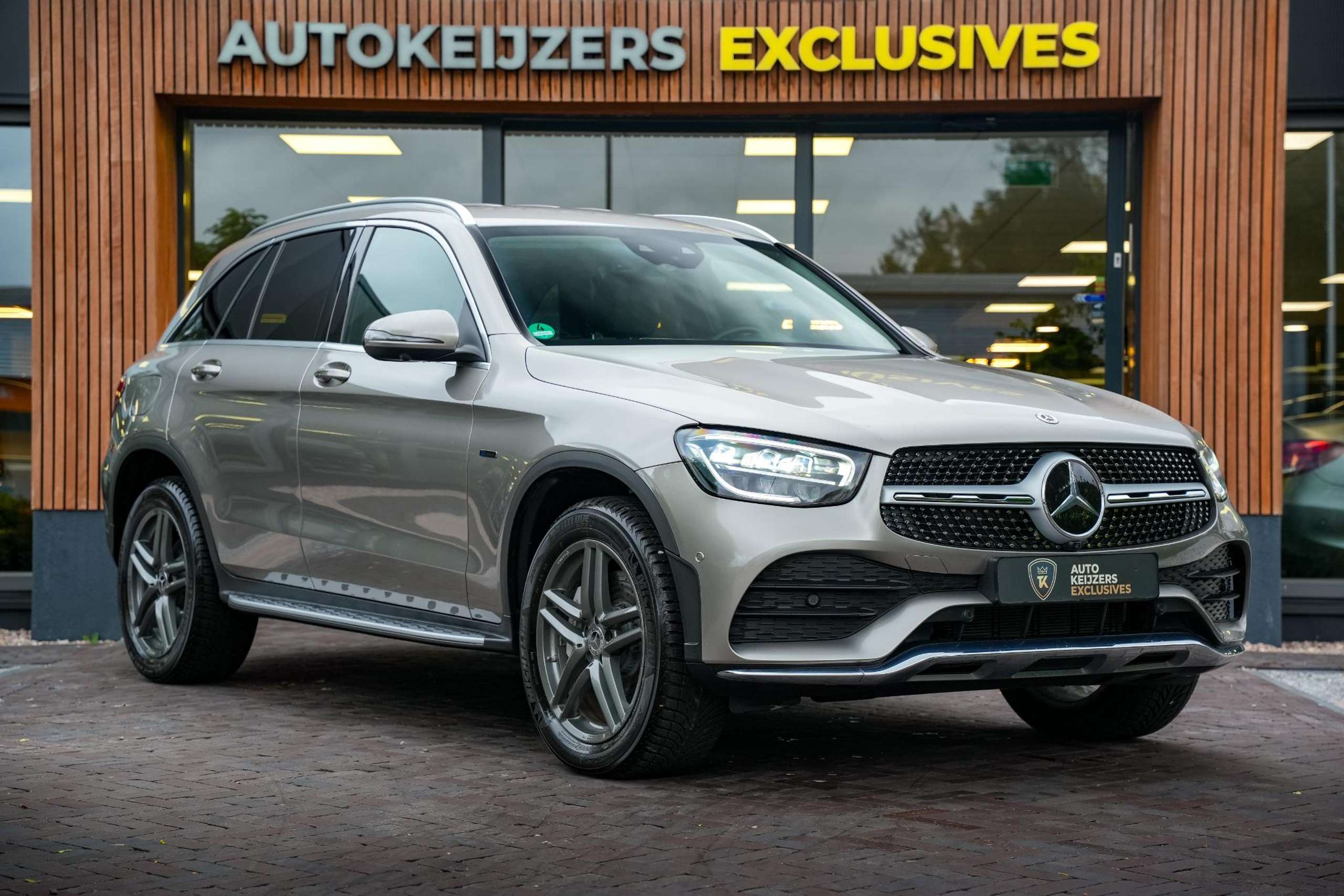 Mercedes-Benz - GLC 300