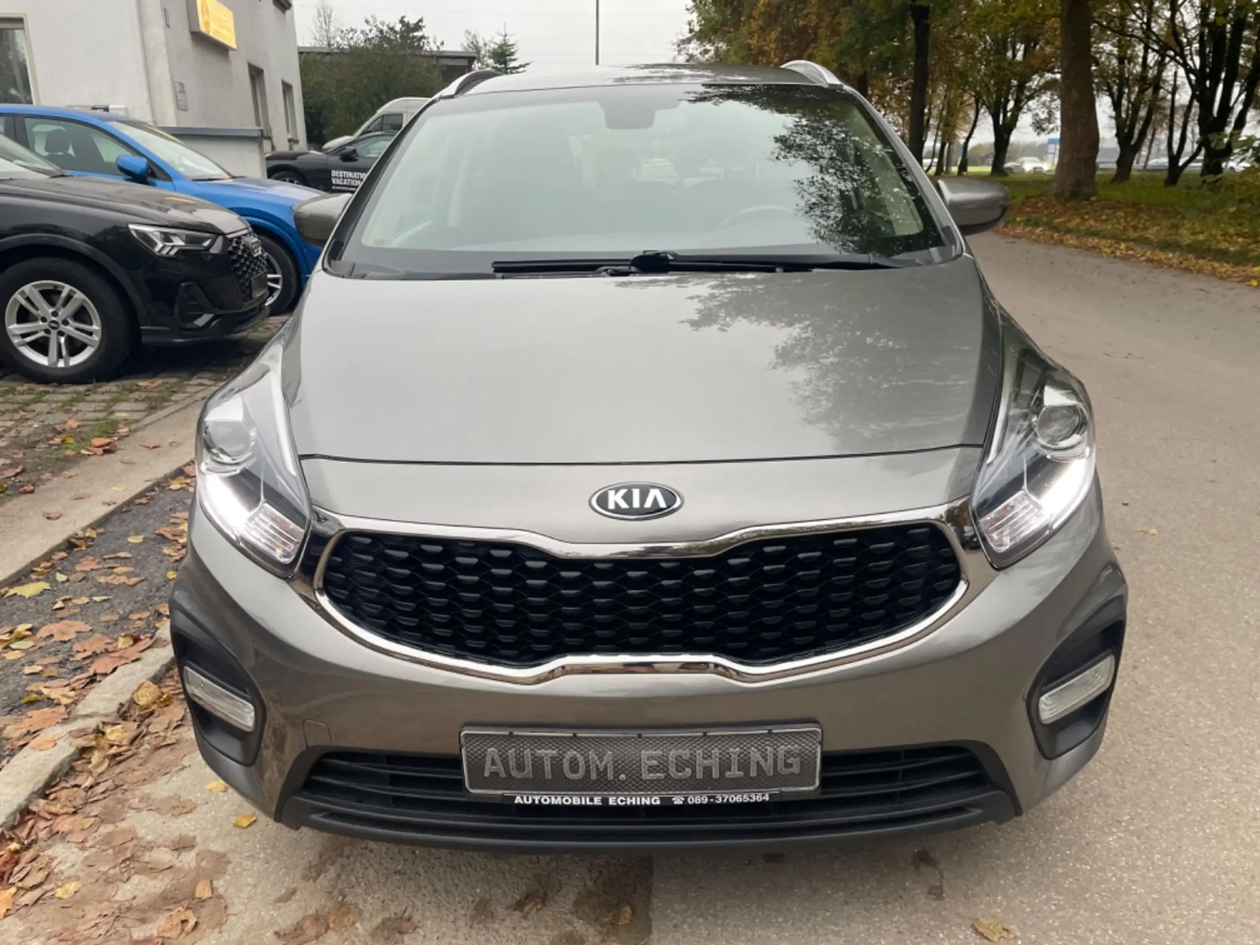 Kia - Carens