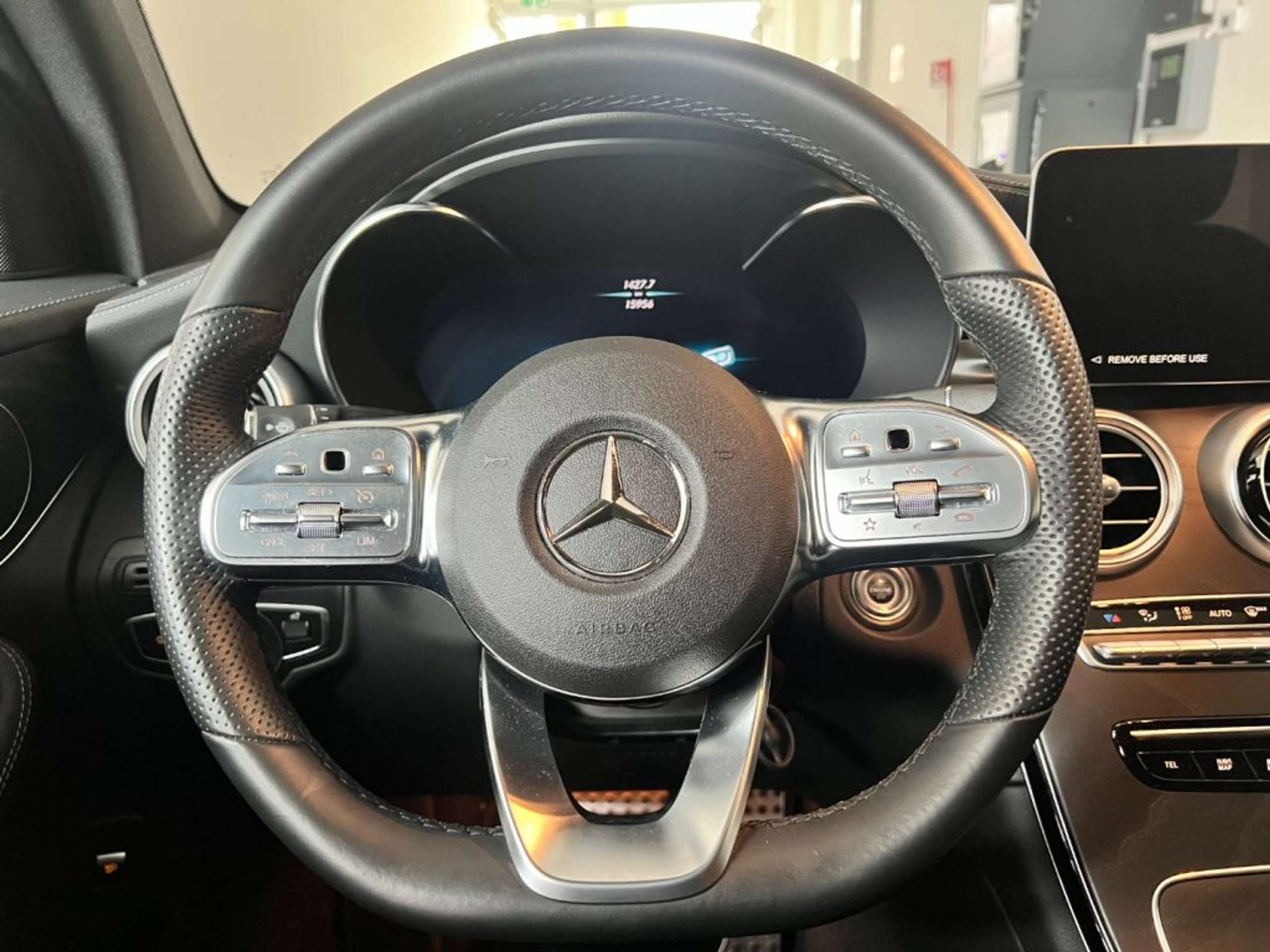 Mercedes-Benz - GLC 220