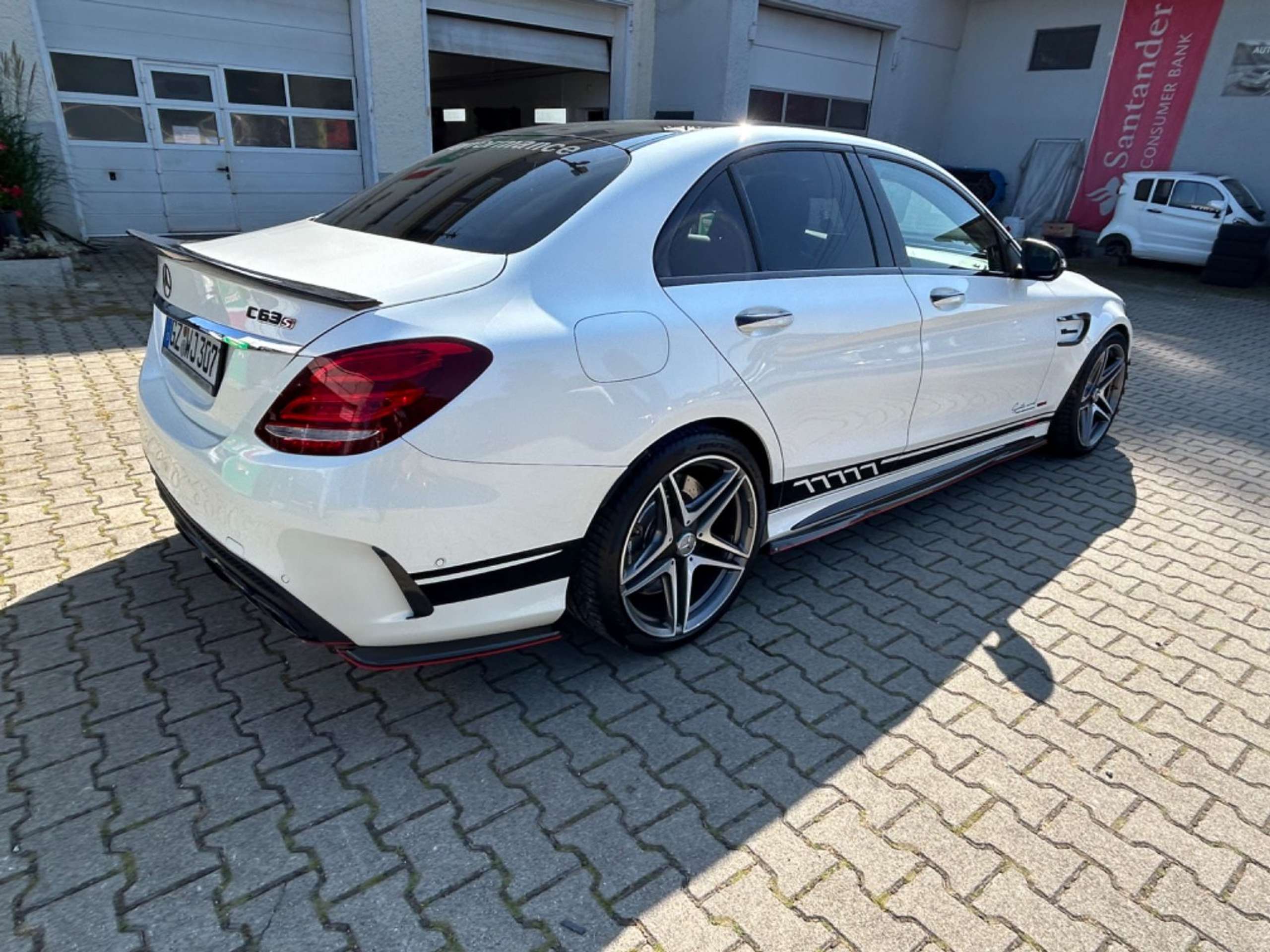 Mercedes-Benz - C 63 AMG