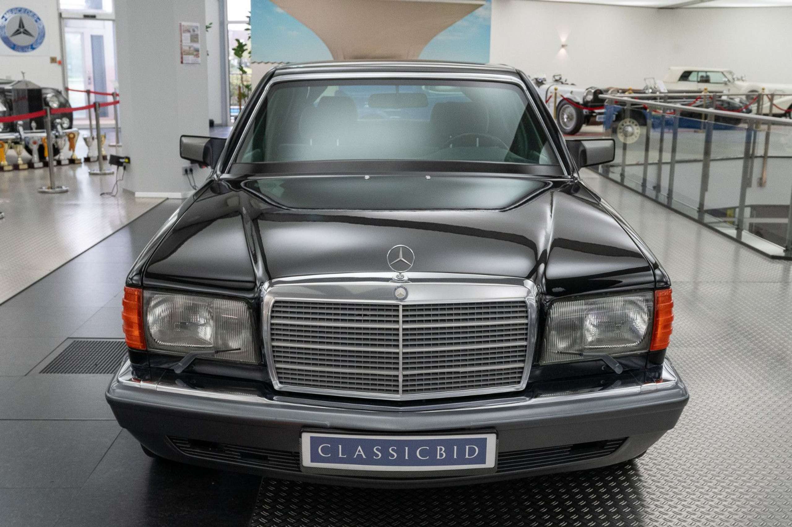 Mercedes-Benz - 500