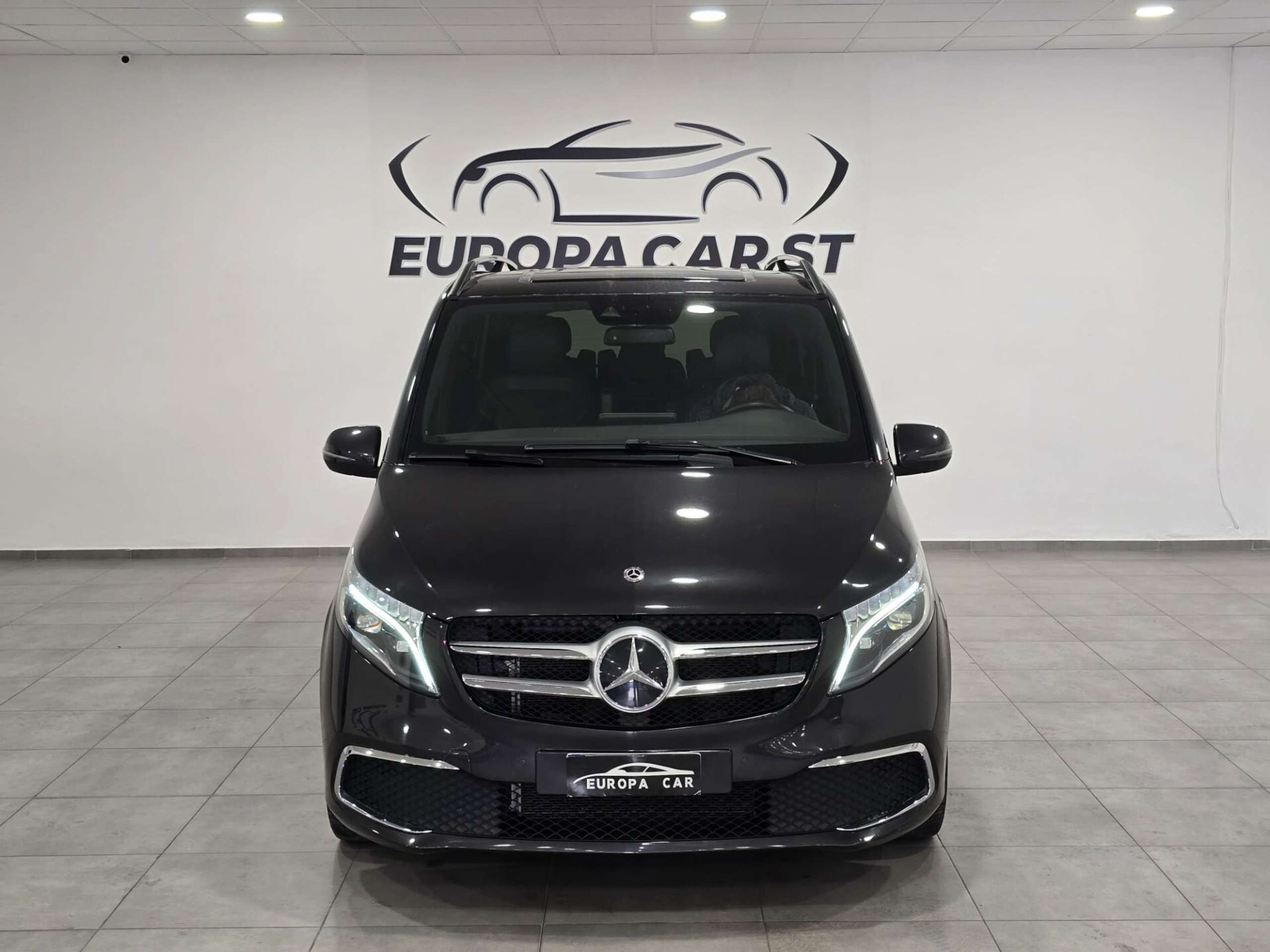 Mercedes-Benz - V 250