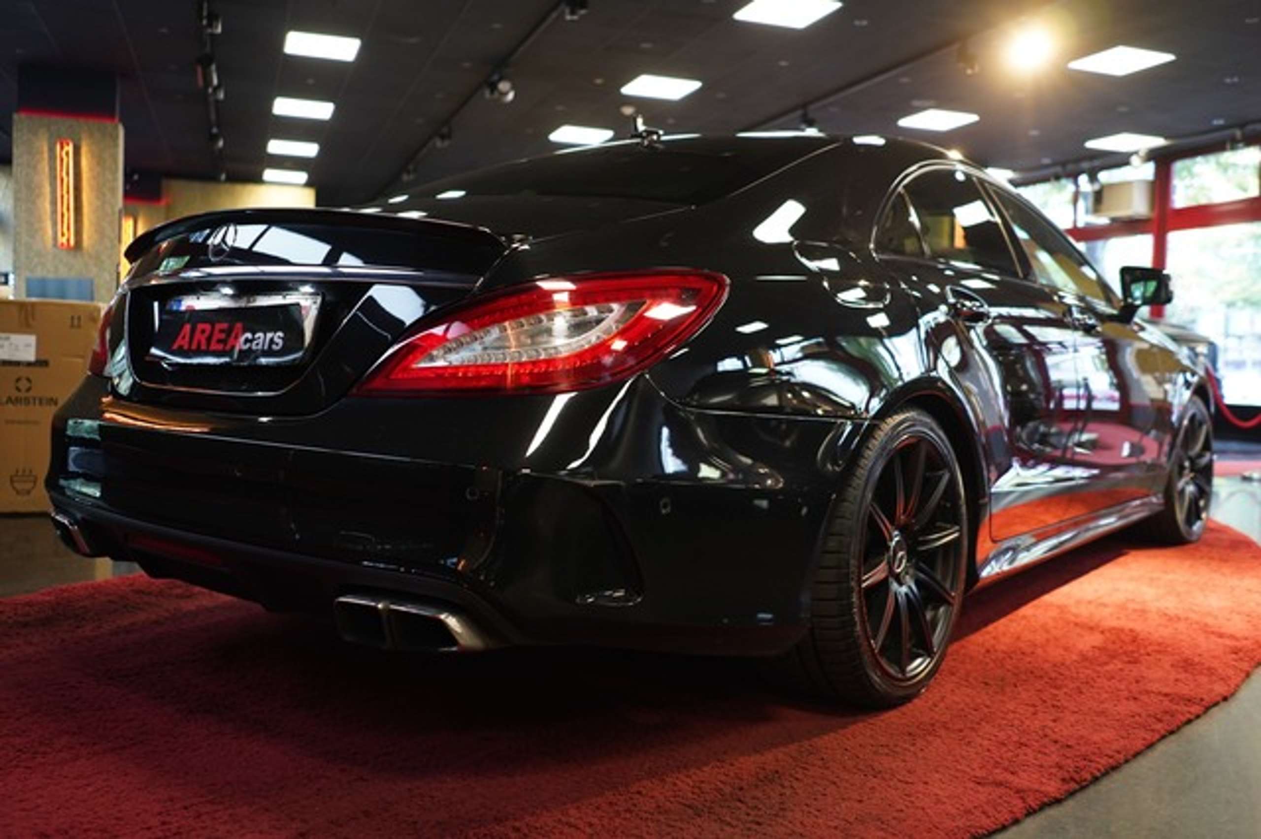 Mercedes-Benz - CLS