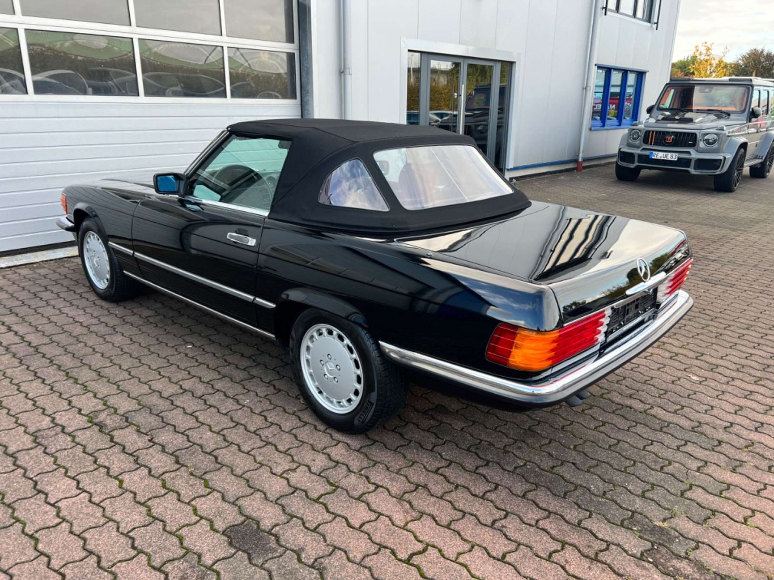 Mercedes-Benz - SL 560