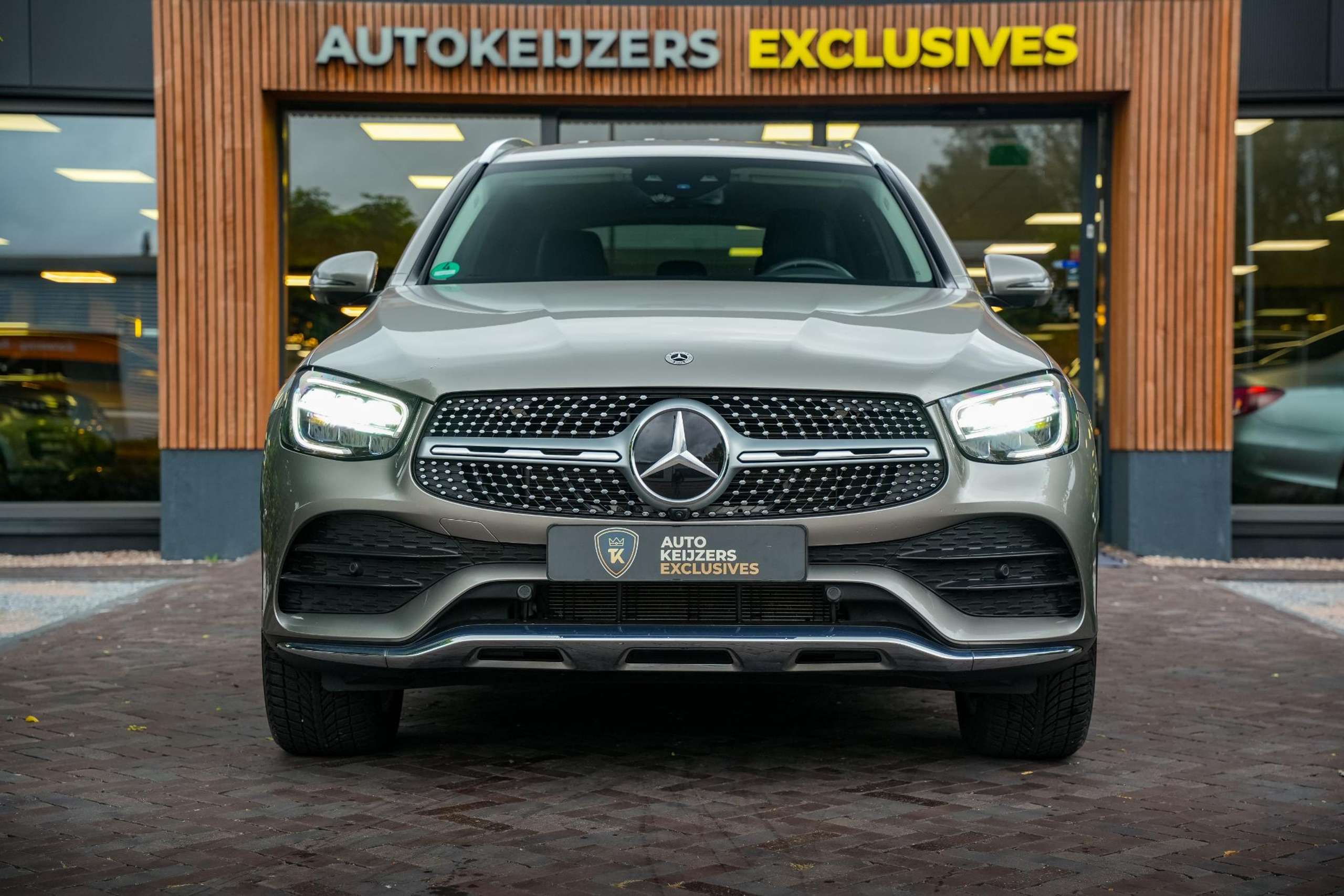 Mercedes-Benz - GLC 300