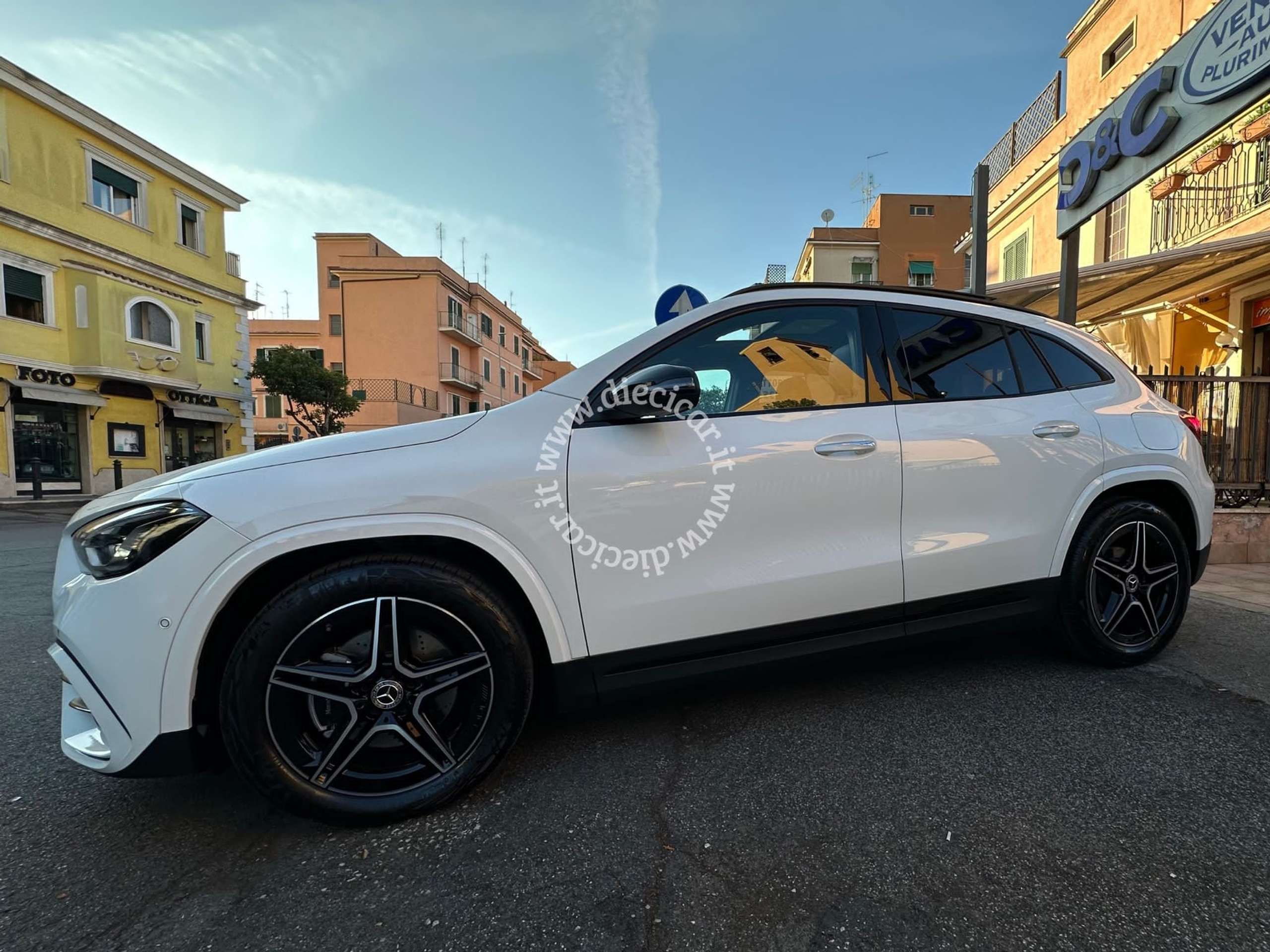 Mercedes-Benz - GLA 200