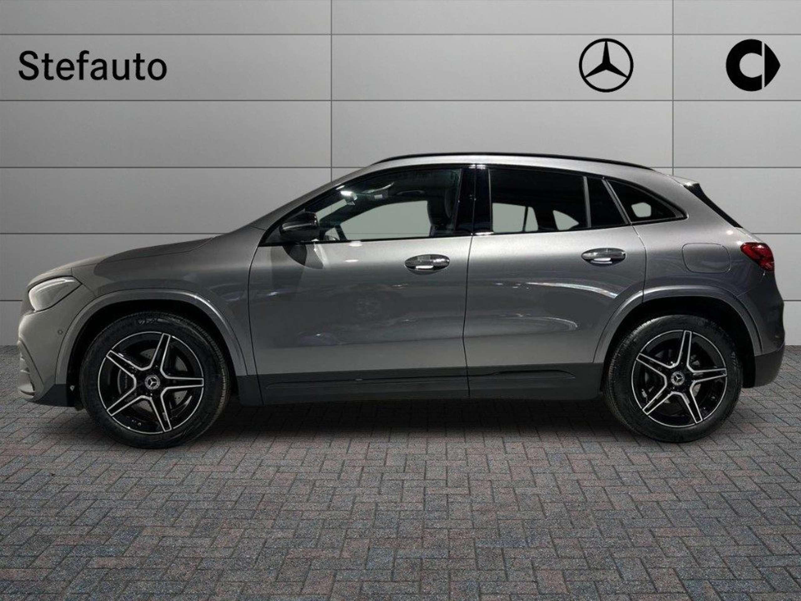 Mercedes-Benz - GLA 200