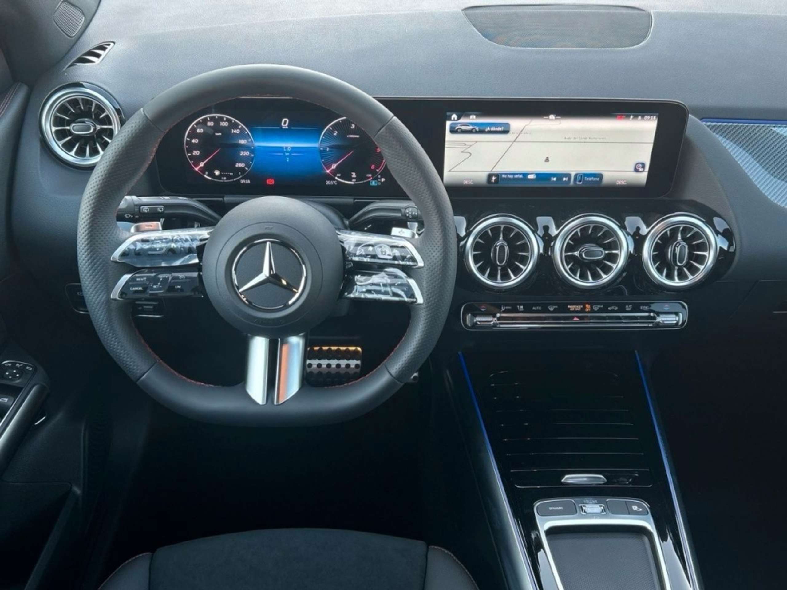 Mercedes-Benz - GLA 220