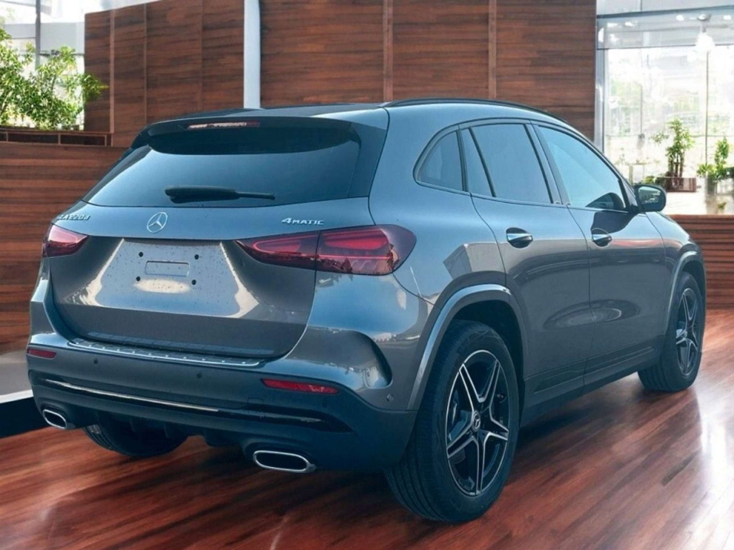 Mercedes-Benz - GLA 220