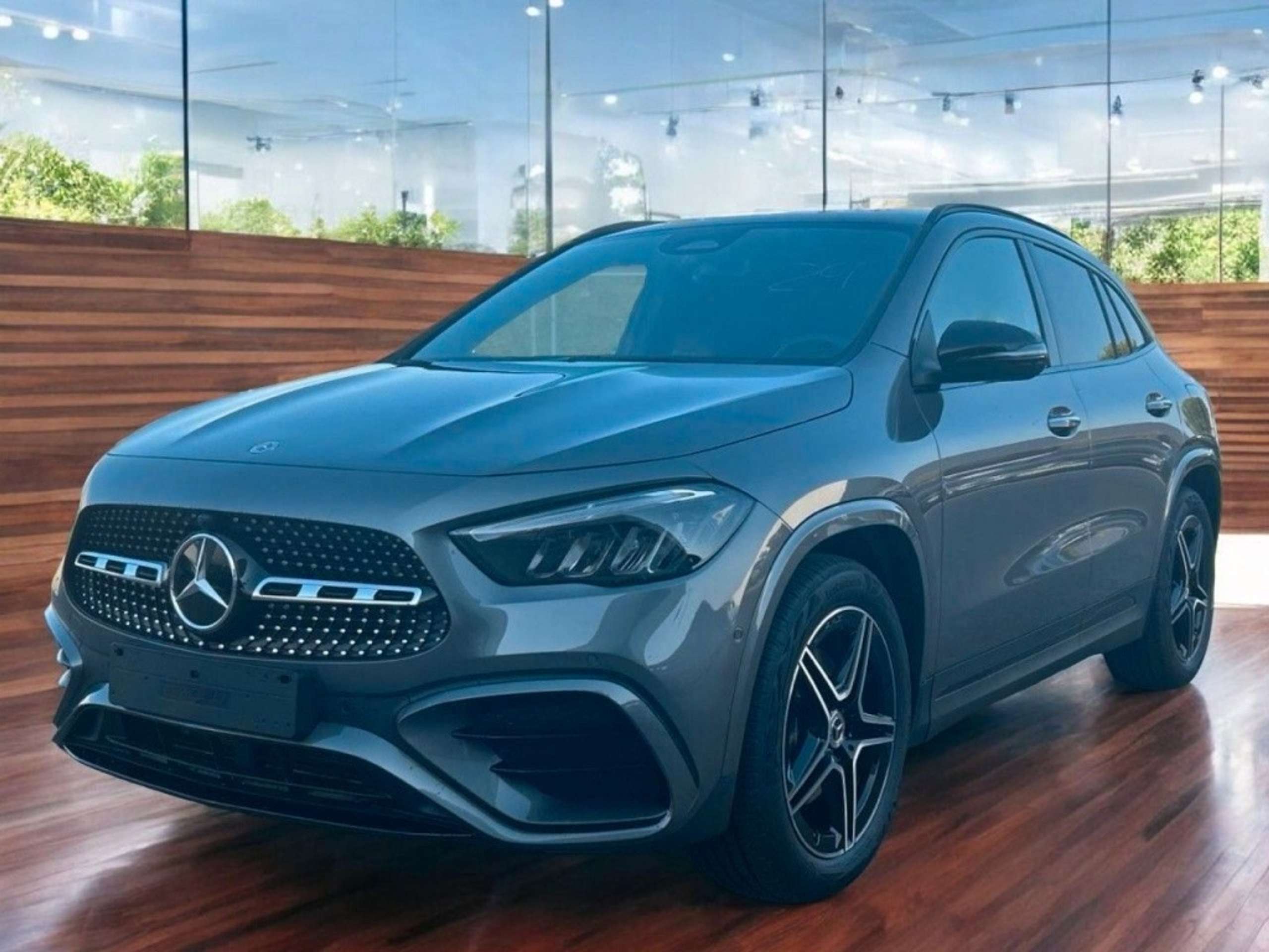 Mercedes-Benz - GLA 220