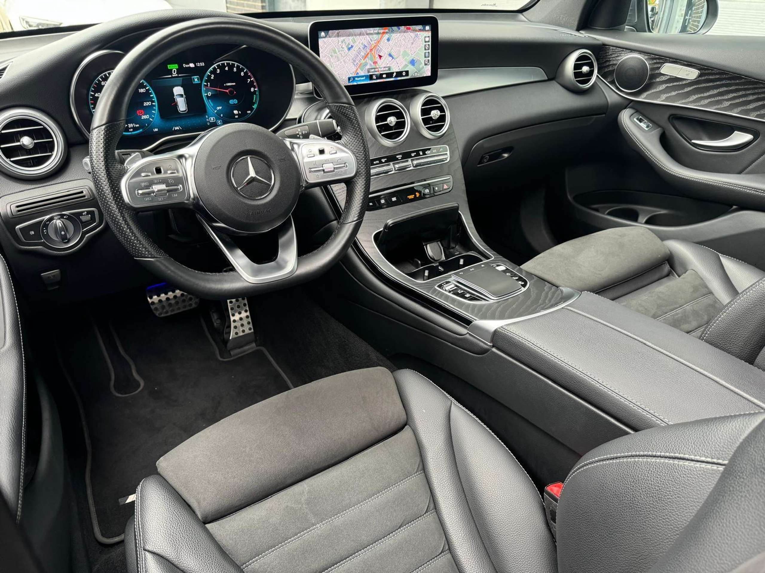 Mercedes-Benz - GLC 300