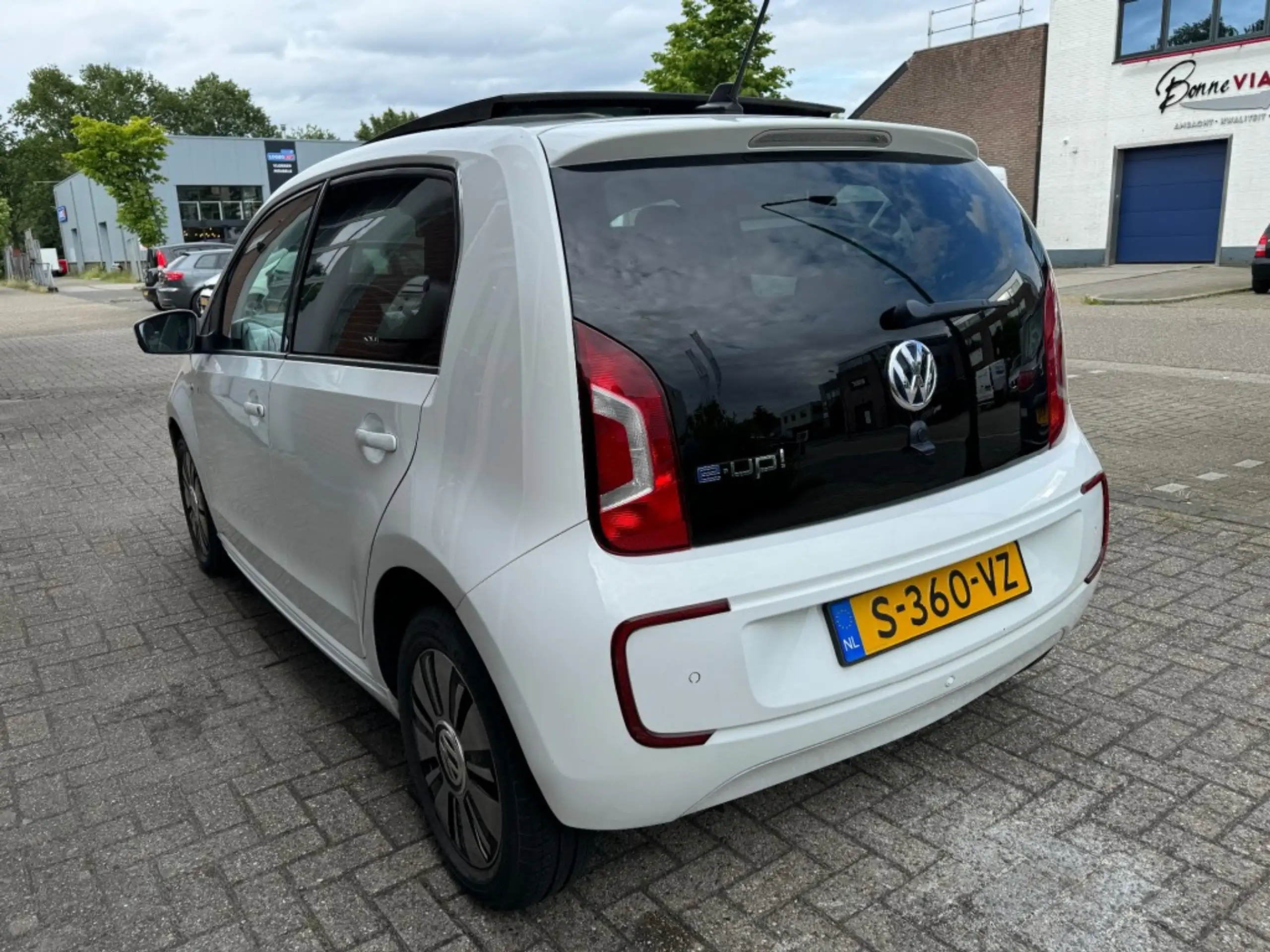 Volkswagen - up!