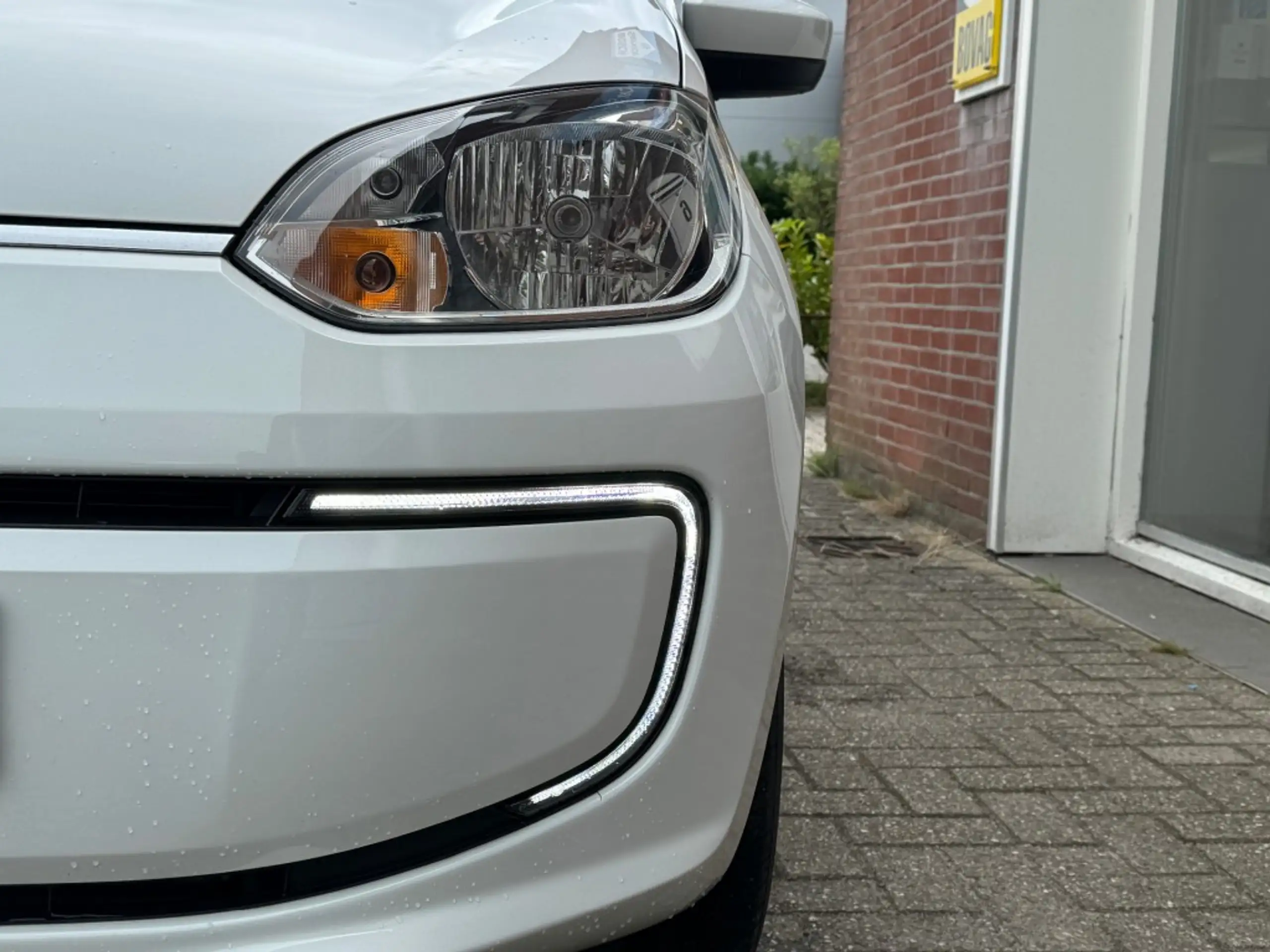 Volkswagen - up!