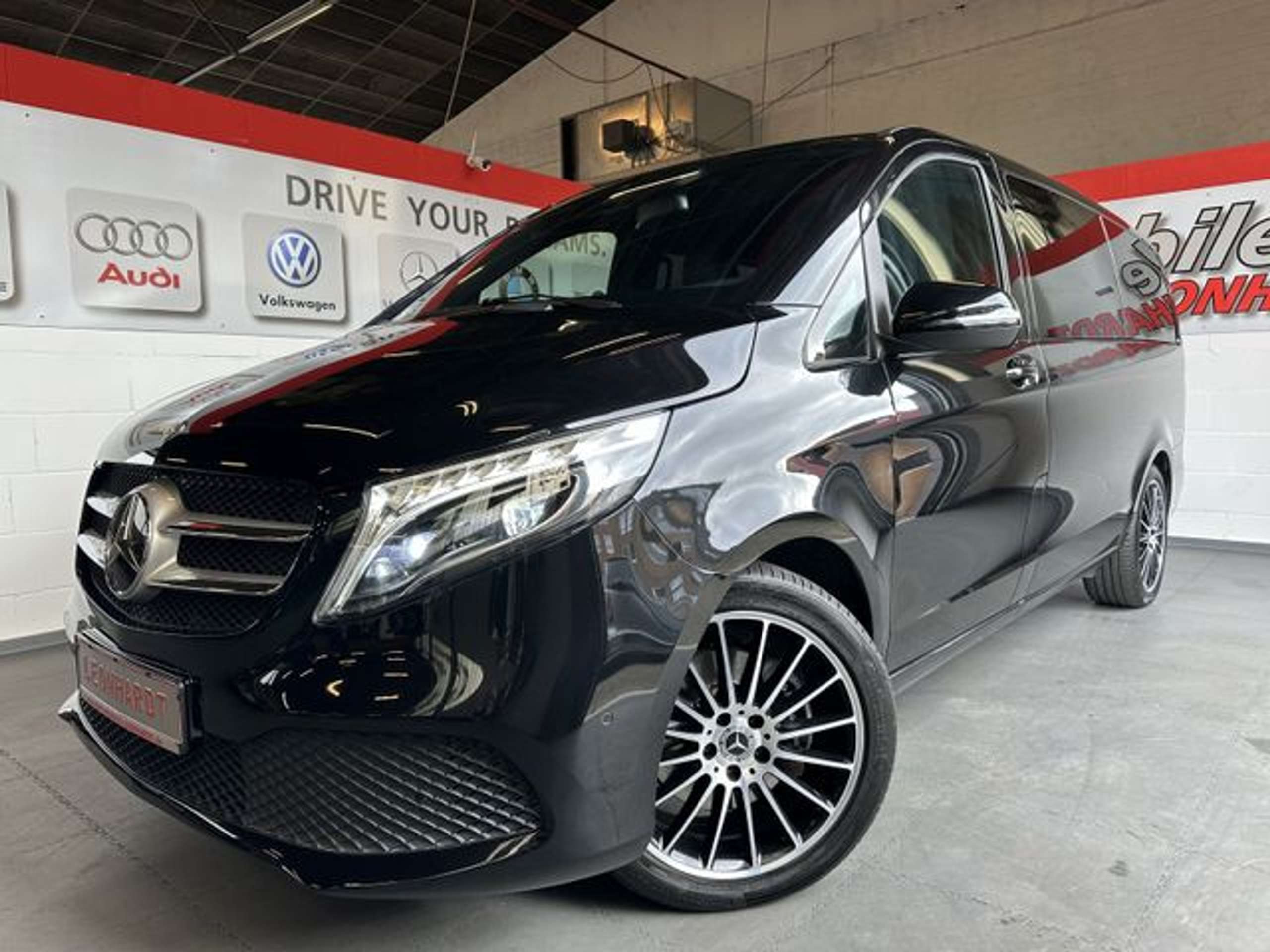 Mercedes-Benz - V 300