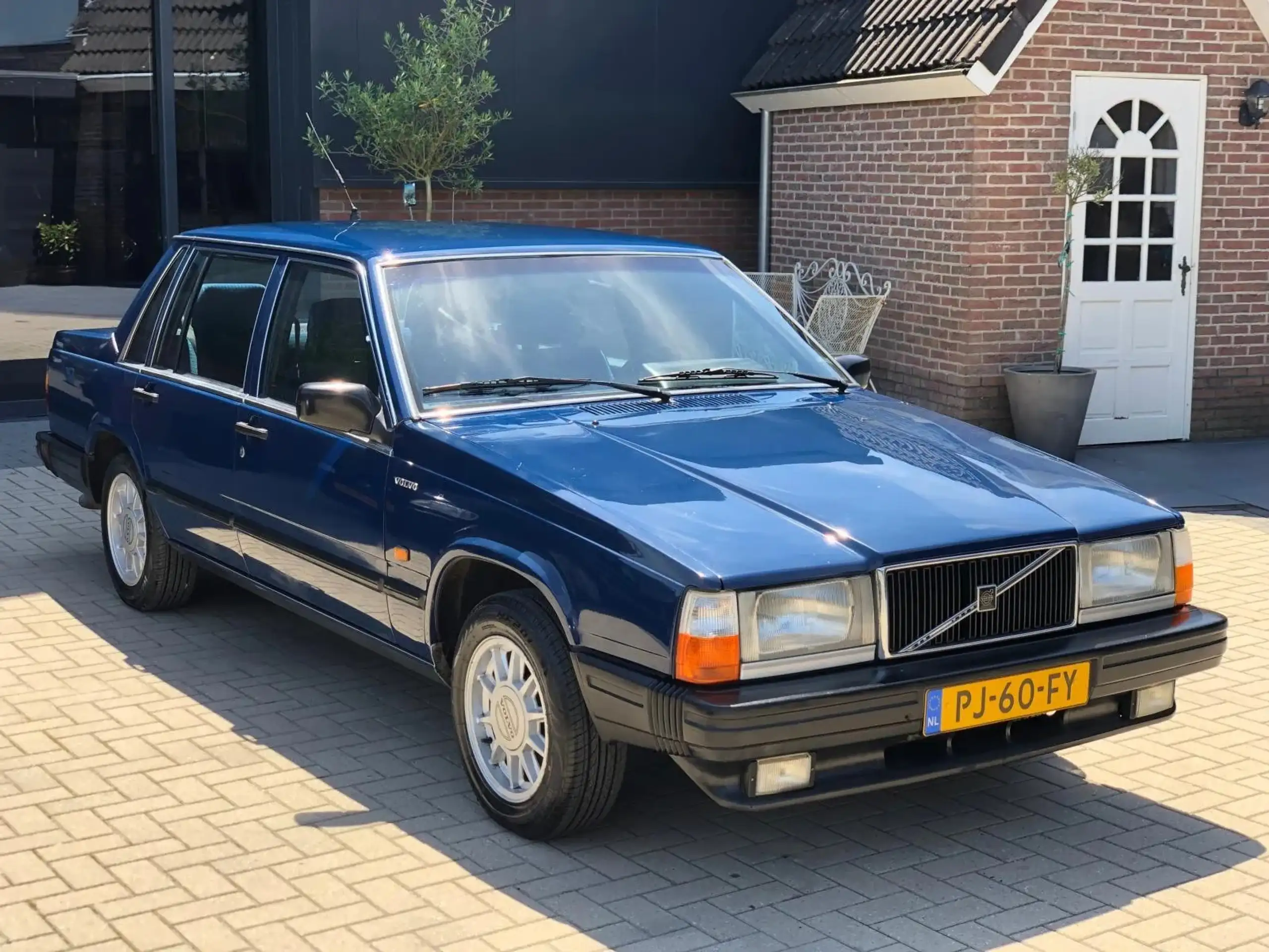 Volvo - 740