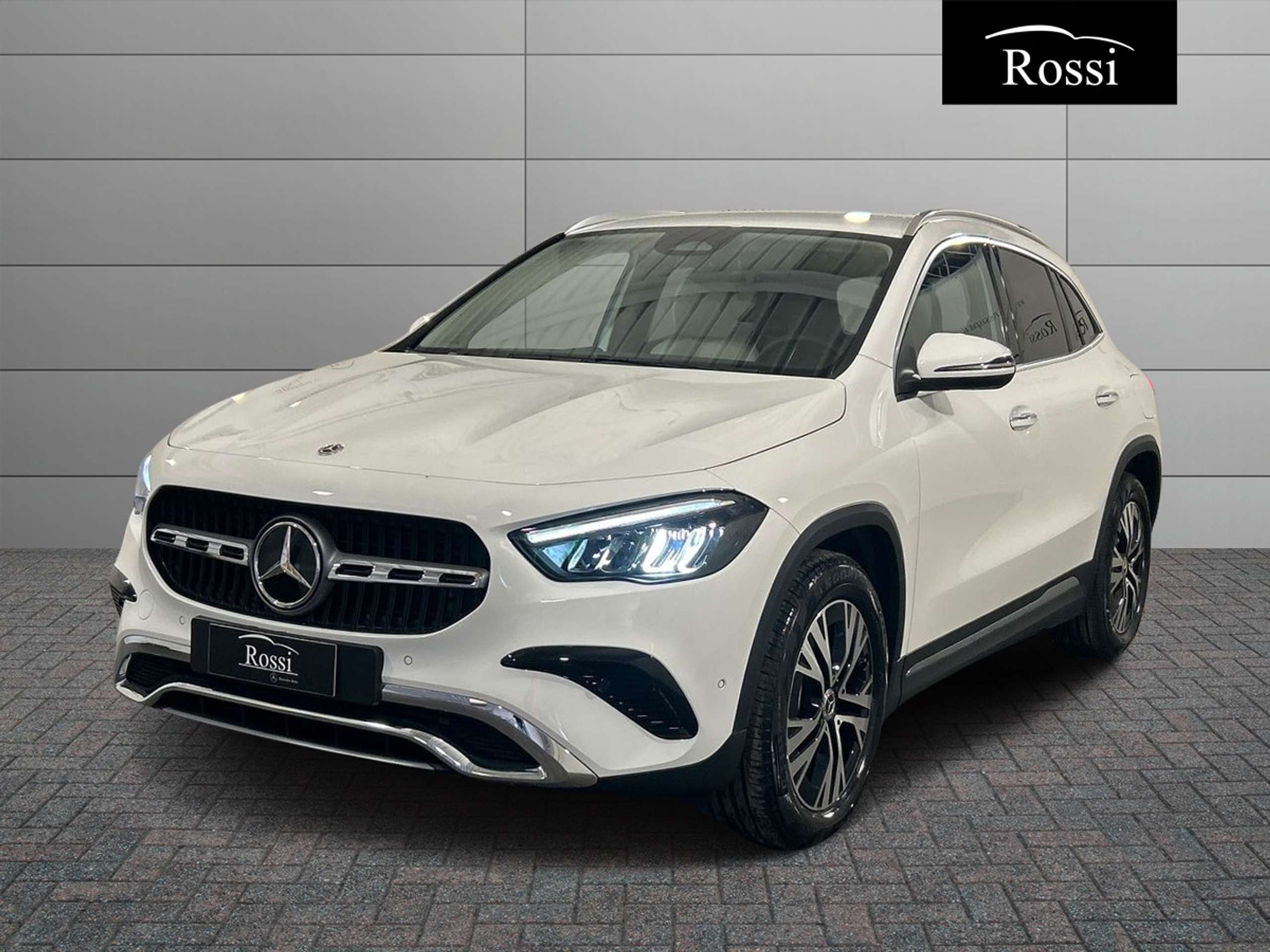 Mercedes-Benz GLA 180 2023