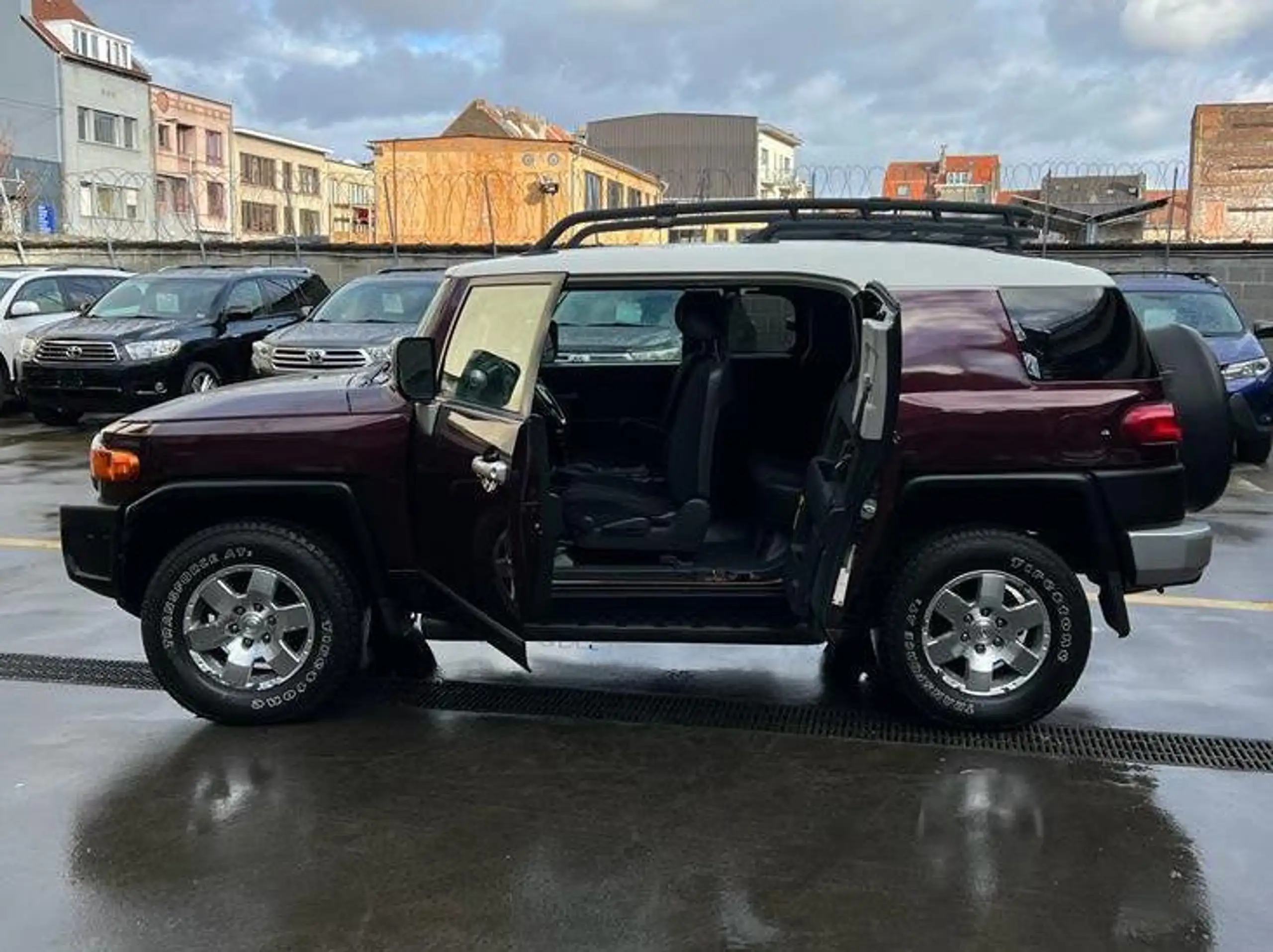 Toyota - FJ Cruiser