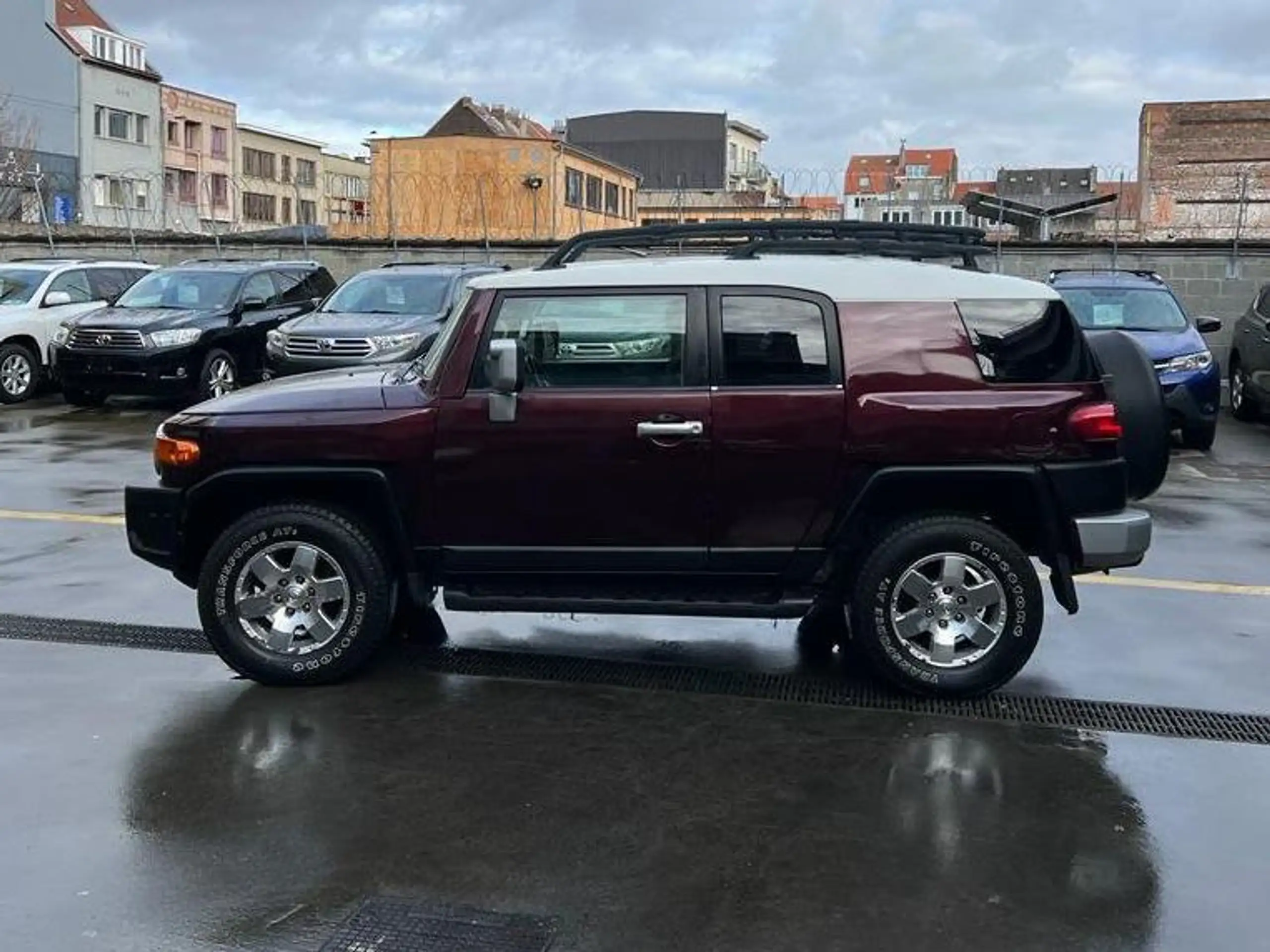 Toyota - FJ Cruiser