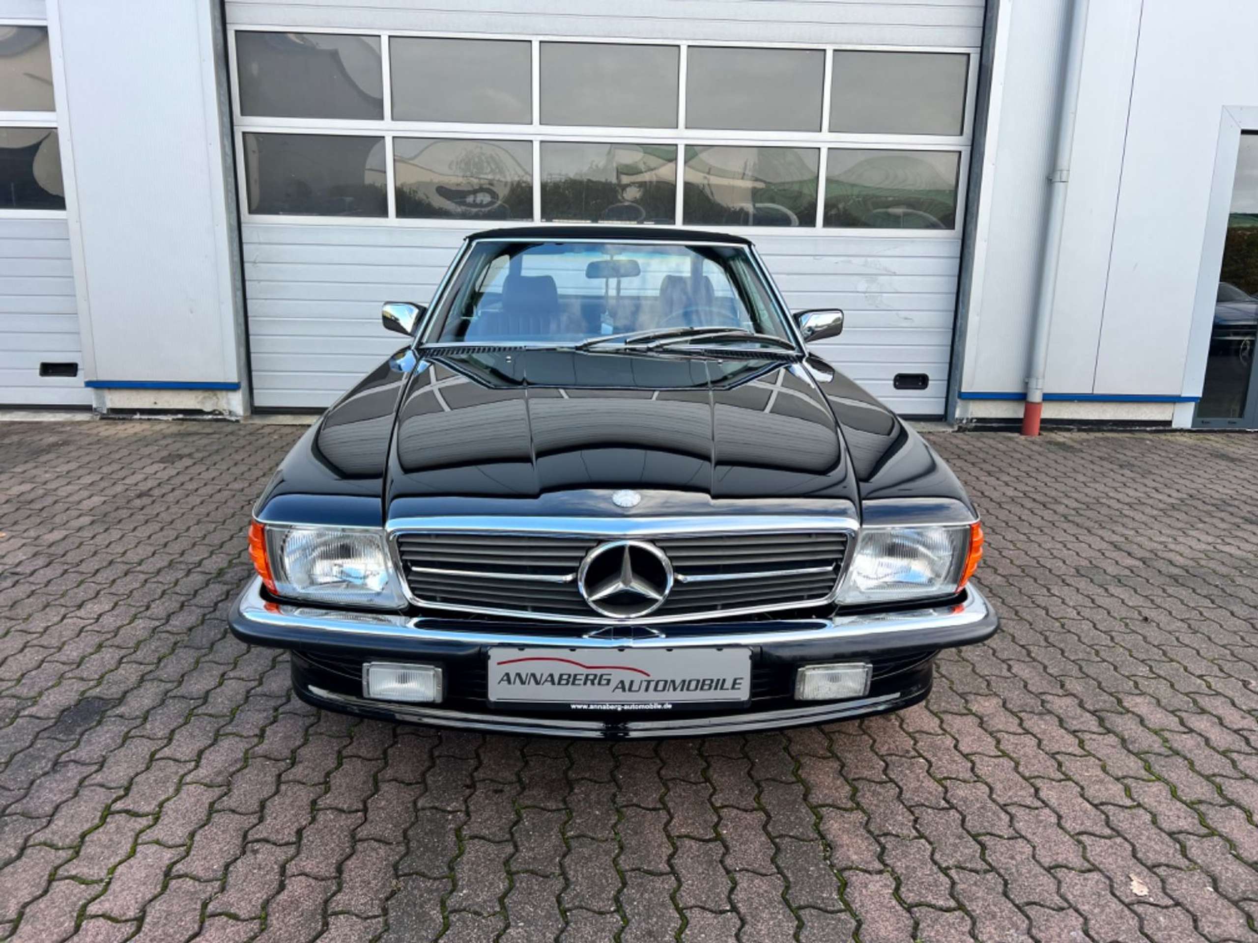 Mercedes-Benz - SL 560