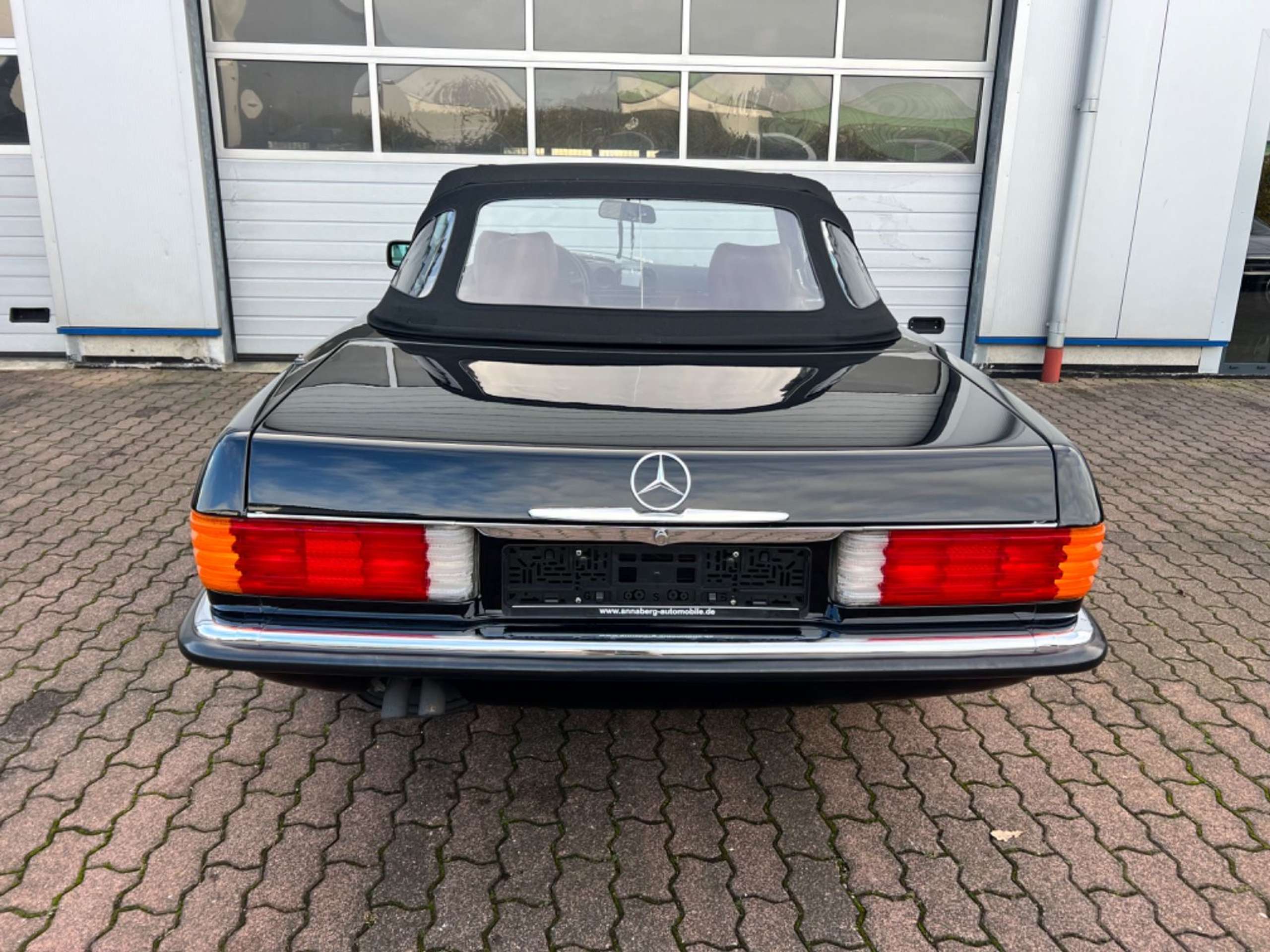 Mercedes-Benz - SL 560