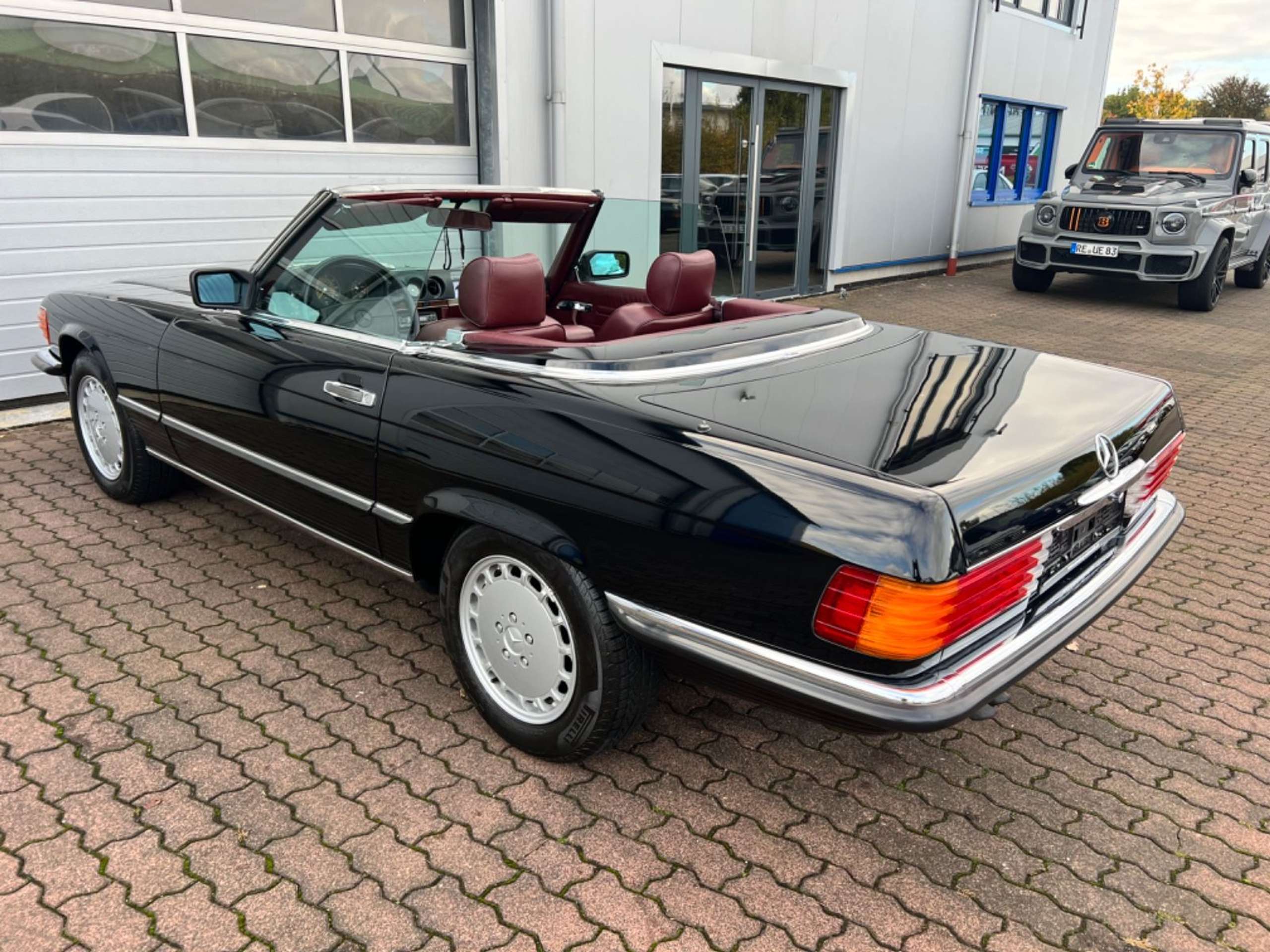 Mercedes-Benz - SL 560