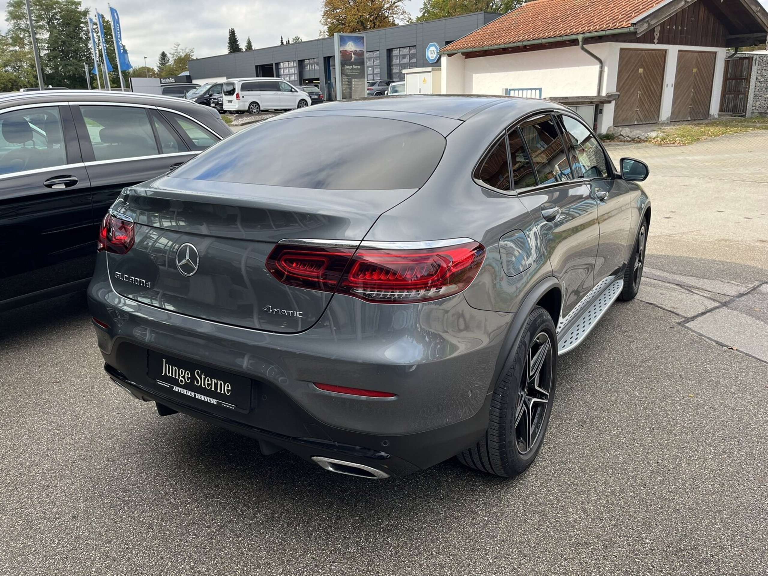 Mercedes-Benz - GLC 300