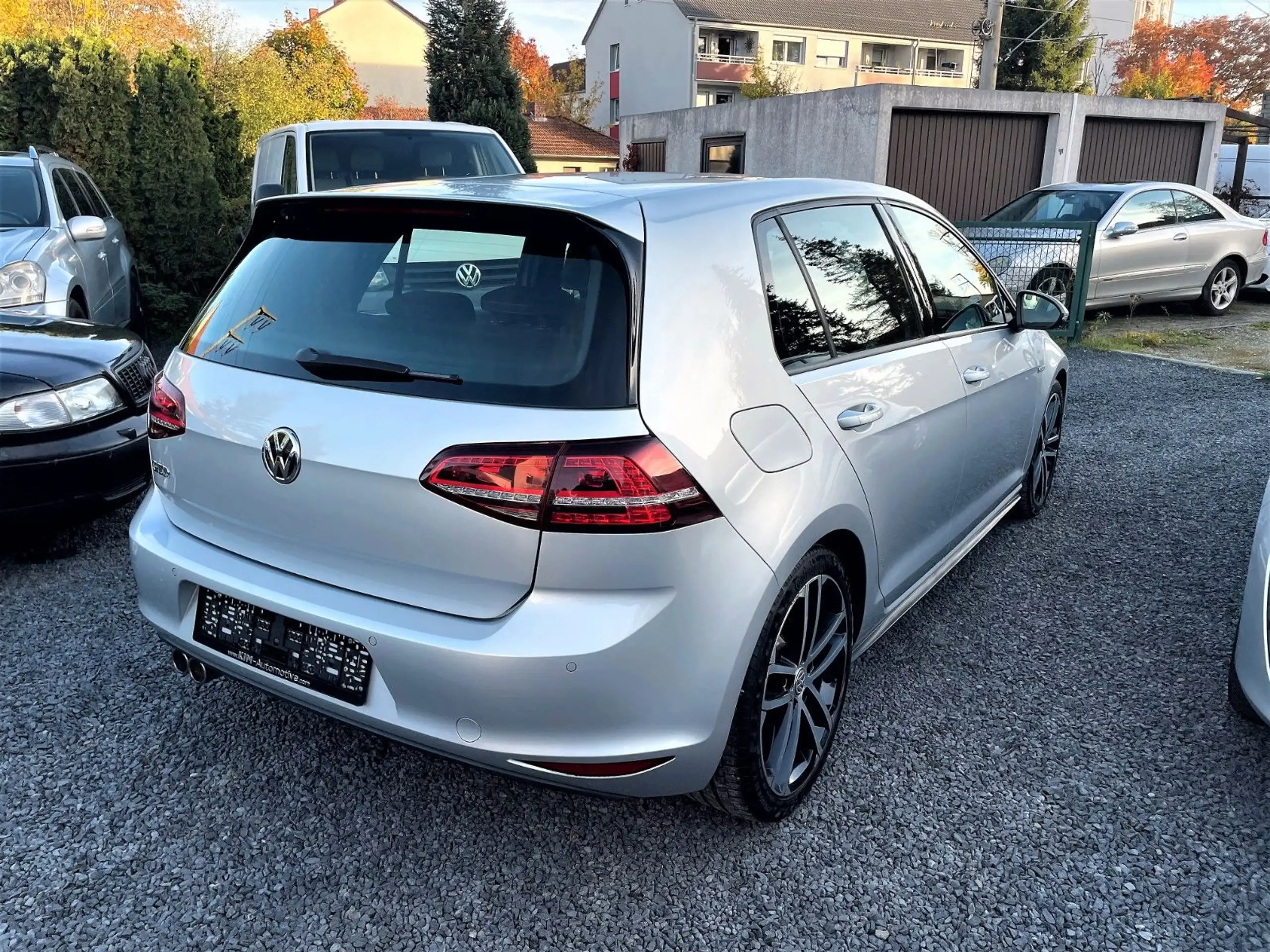 Volkswagen - Golf