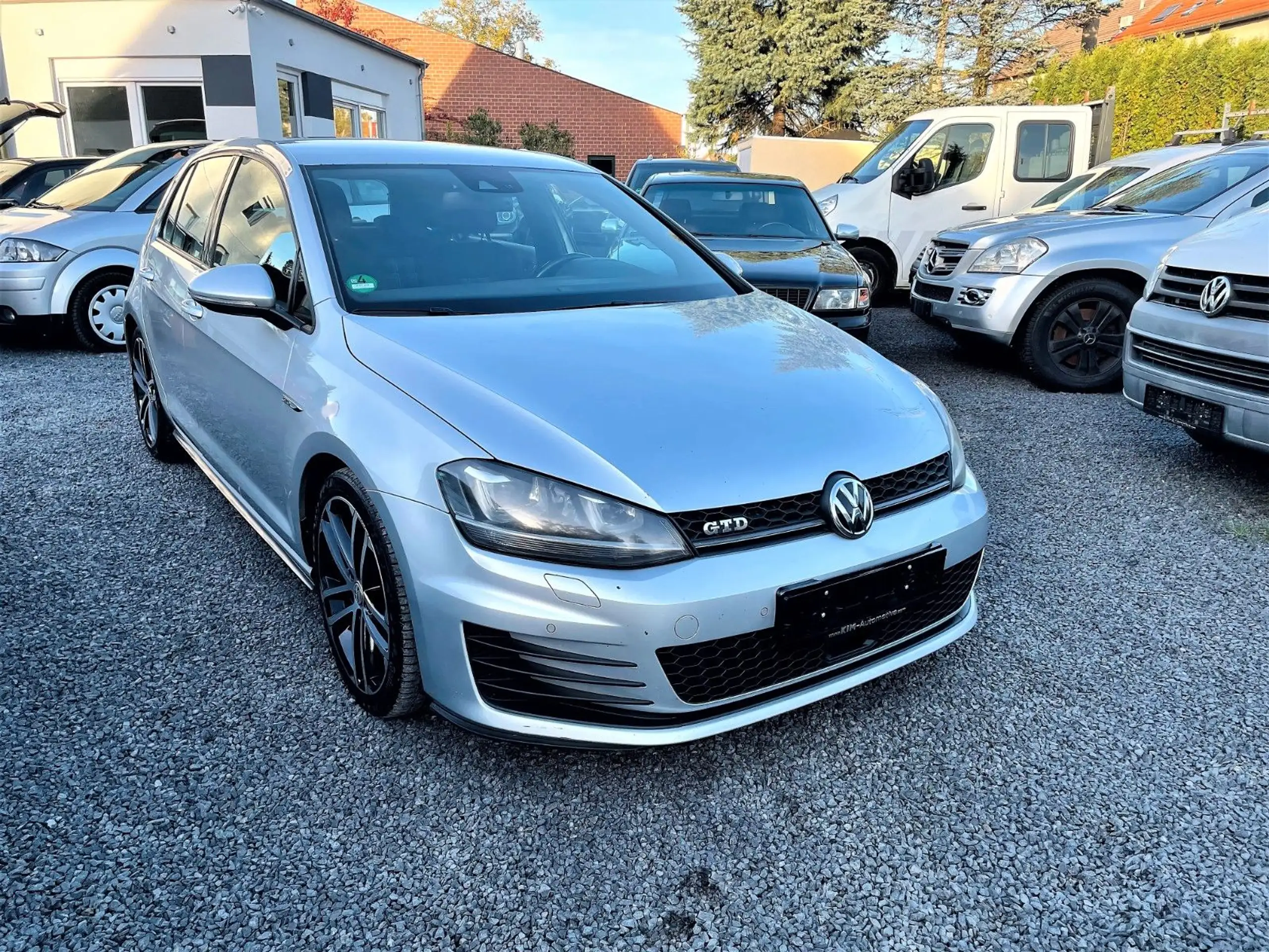 Volkswagen - Golf