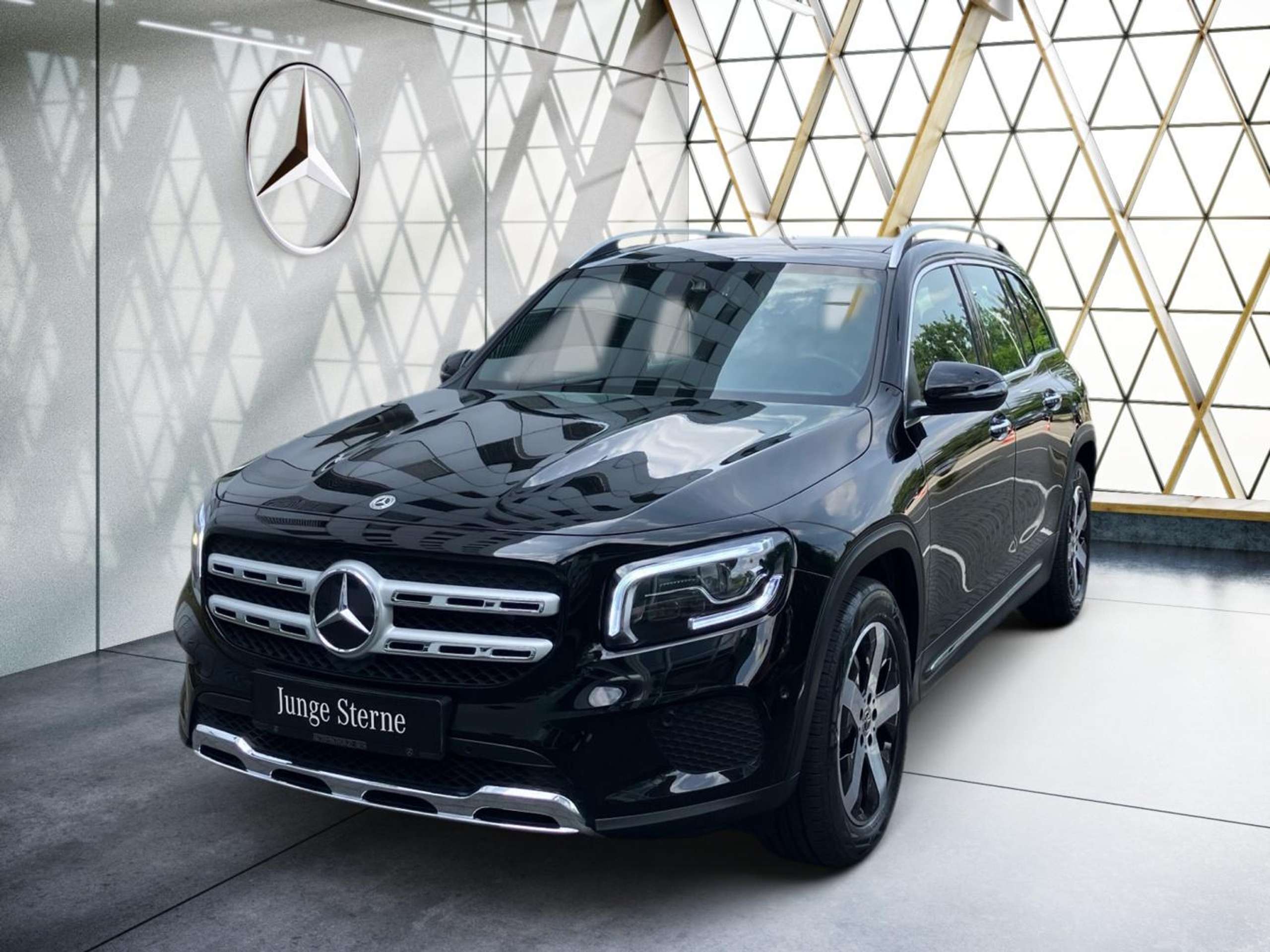 Mercedes-Benz GLB 220 2023