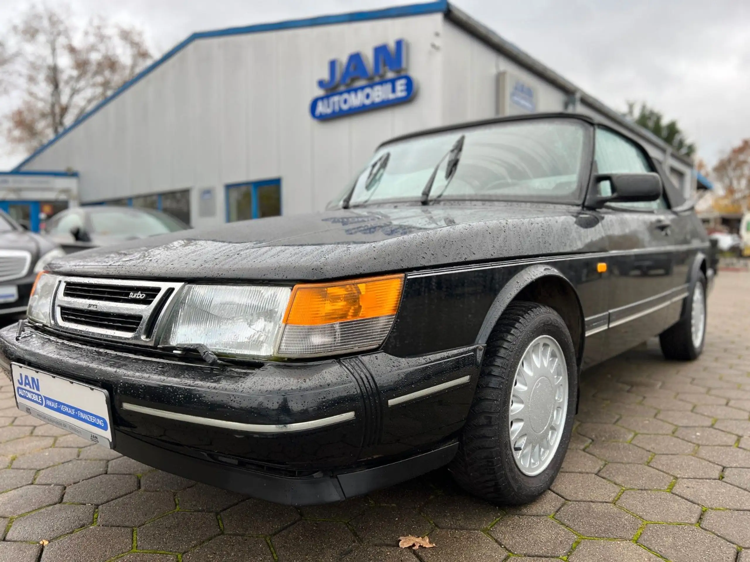 Saab - 900