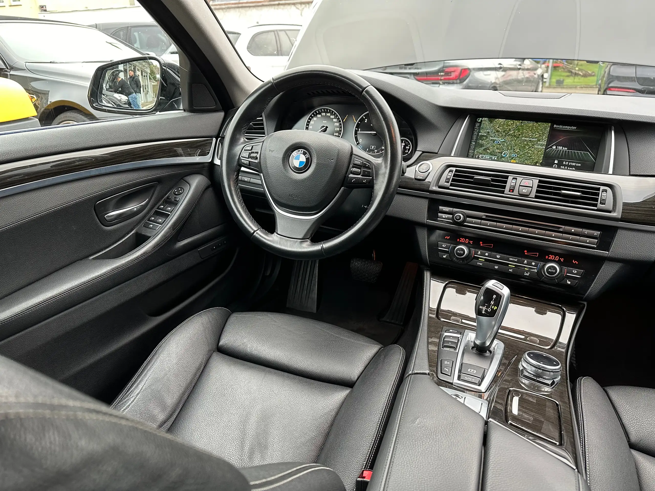 BMW - 525