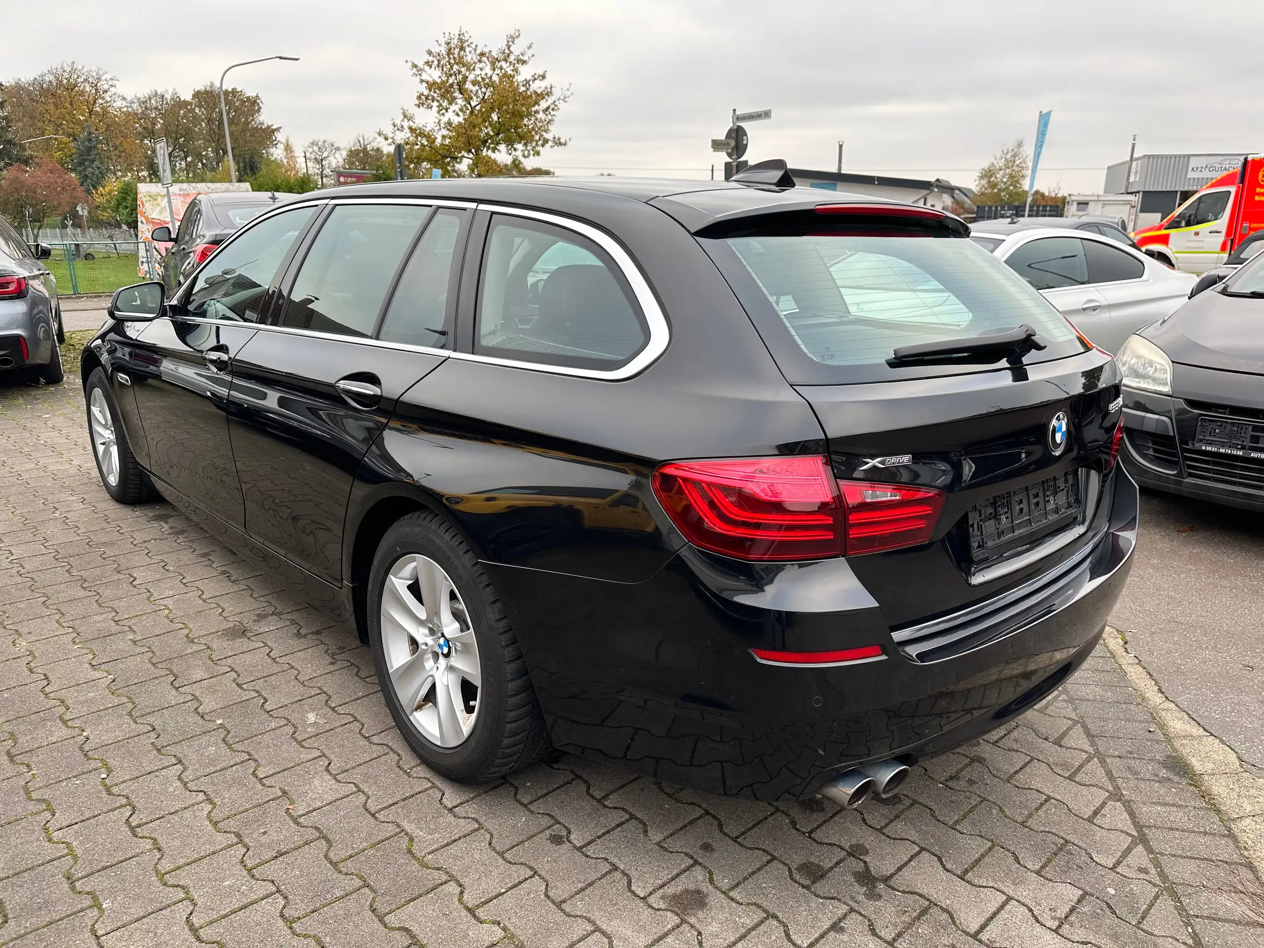 BMW - 525