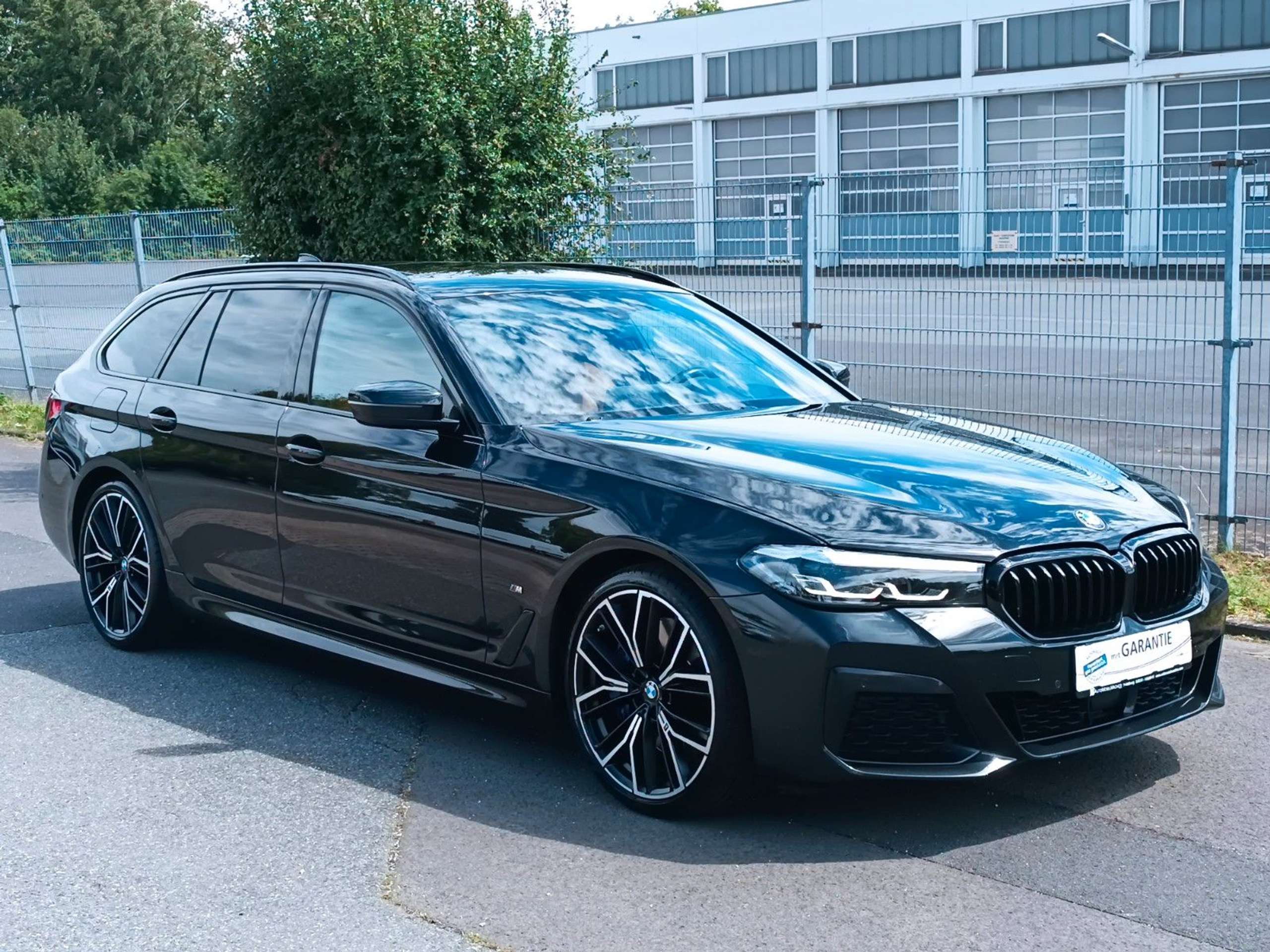 BMW - 530