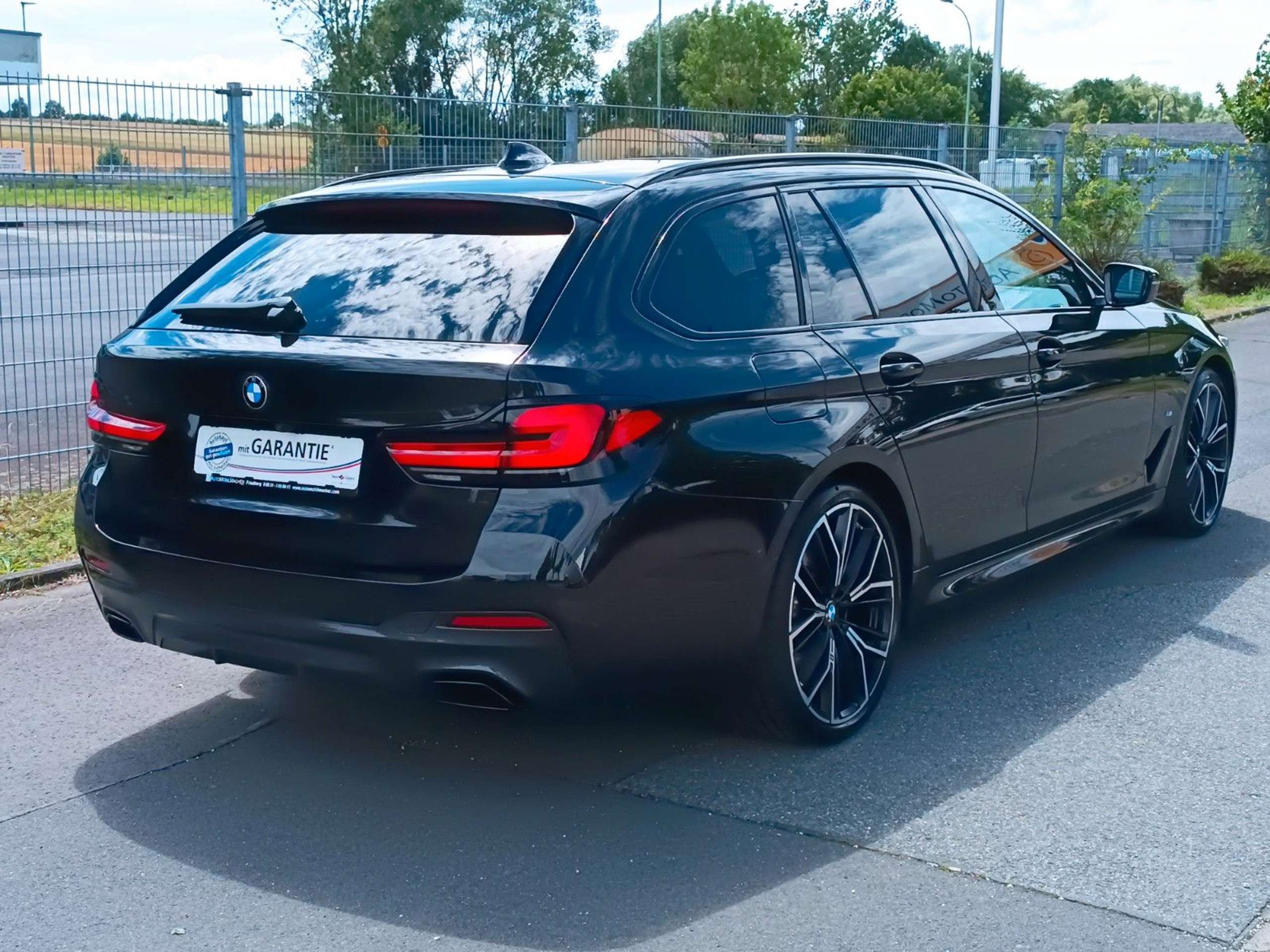 BMW - 530